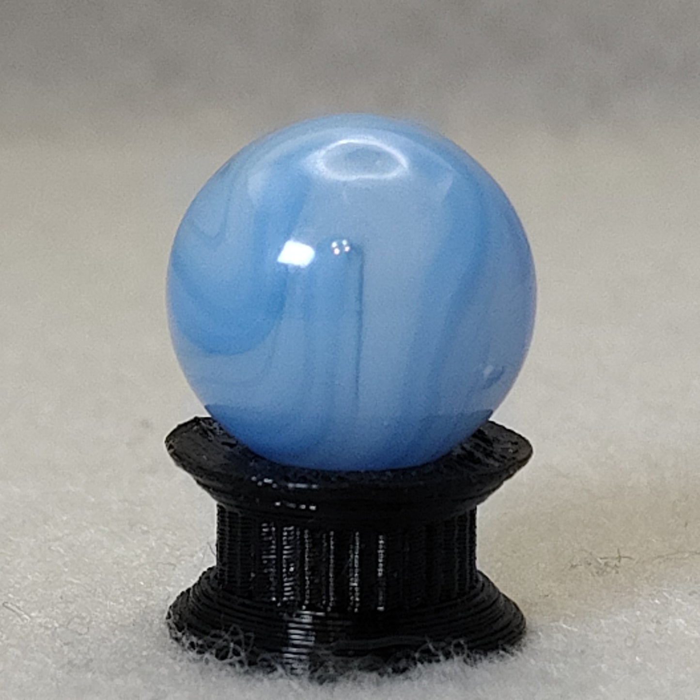 16mm Transparent Swirl Marble w/Blue stripes - Champion?  NM