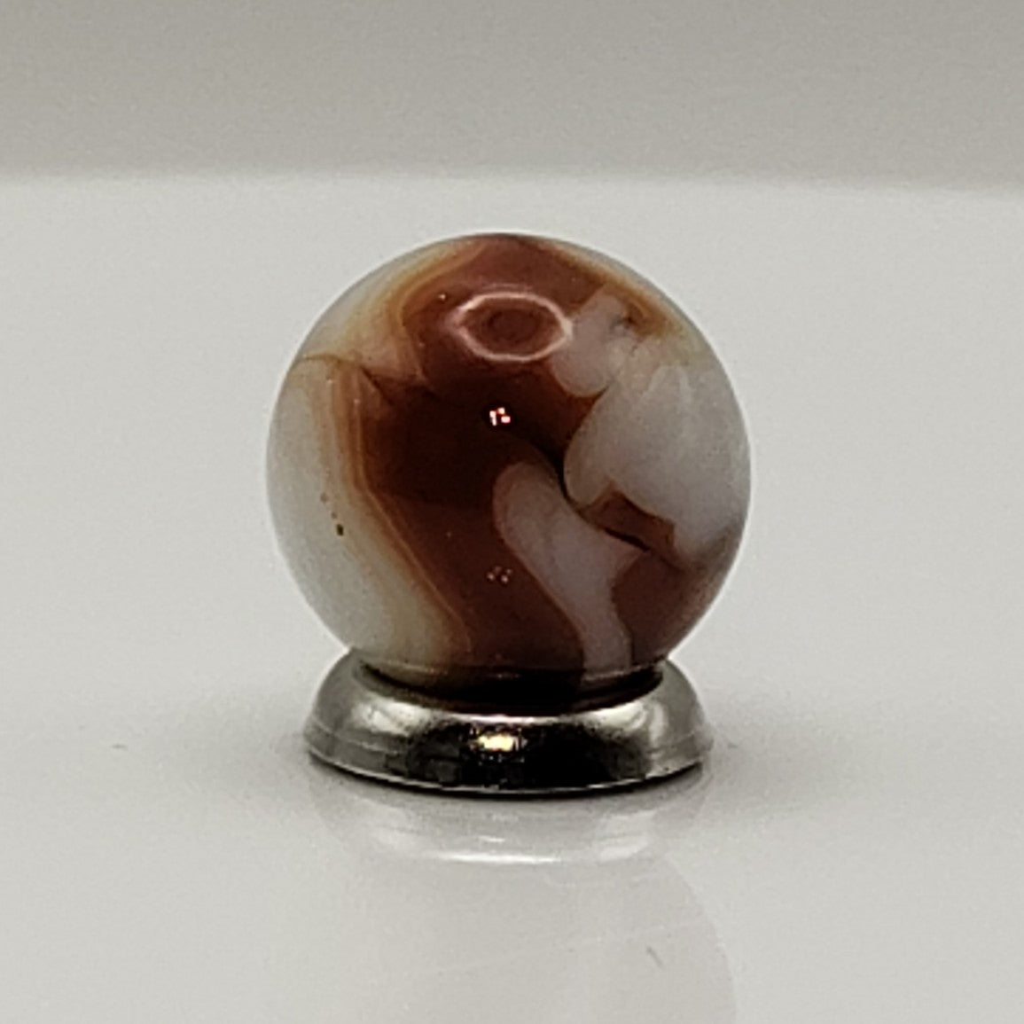 14.5mm Ravenswood Red Raven Swirl Marble NM+