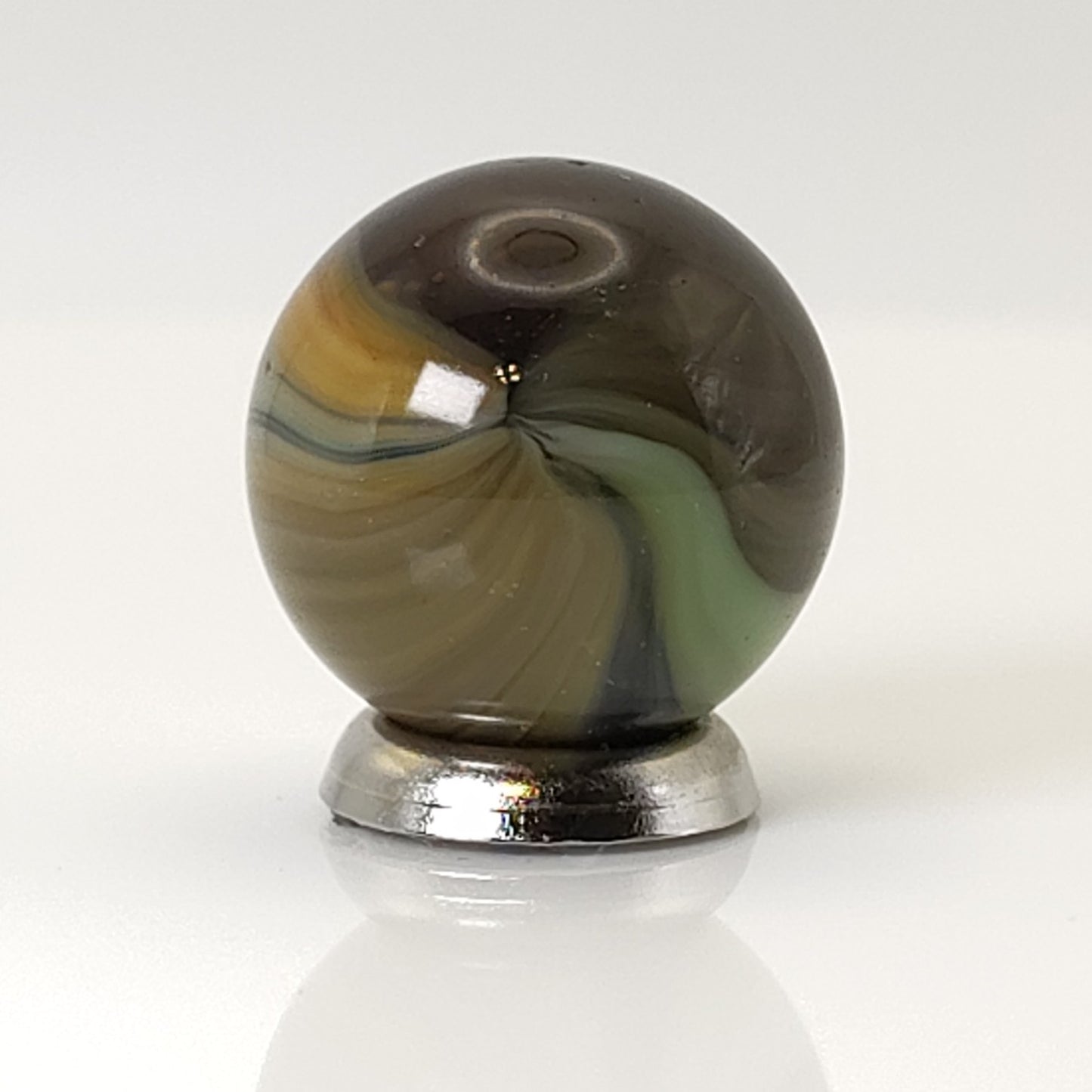 17mm Vintage Master Marble Cloudy M- small inclusion