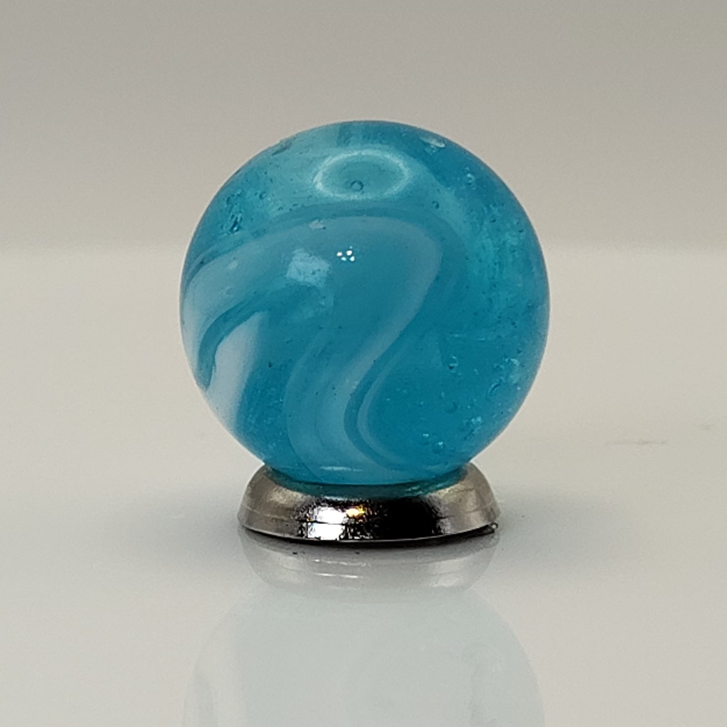 17.5mm Baby Blue Slag Marbles NM+ looks MFC one seam