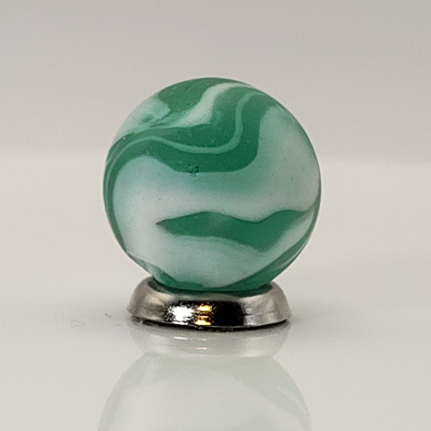 5/8" Vacor Iceberg Marble (frosted) NM+