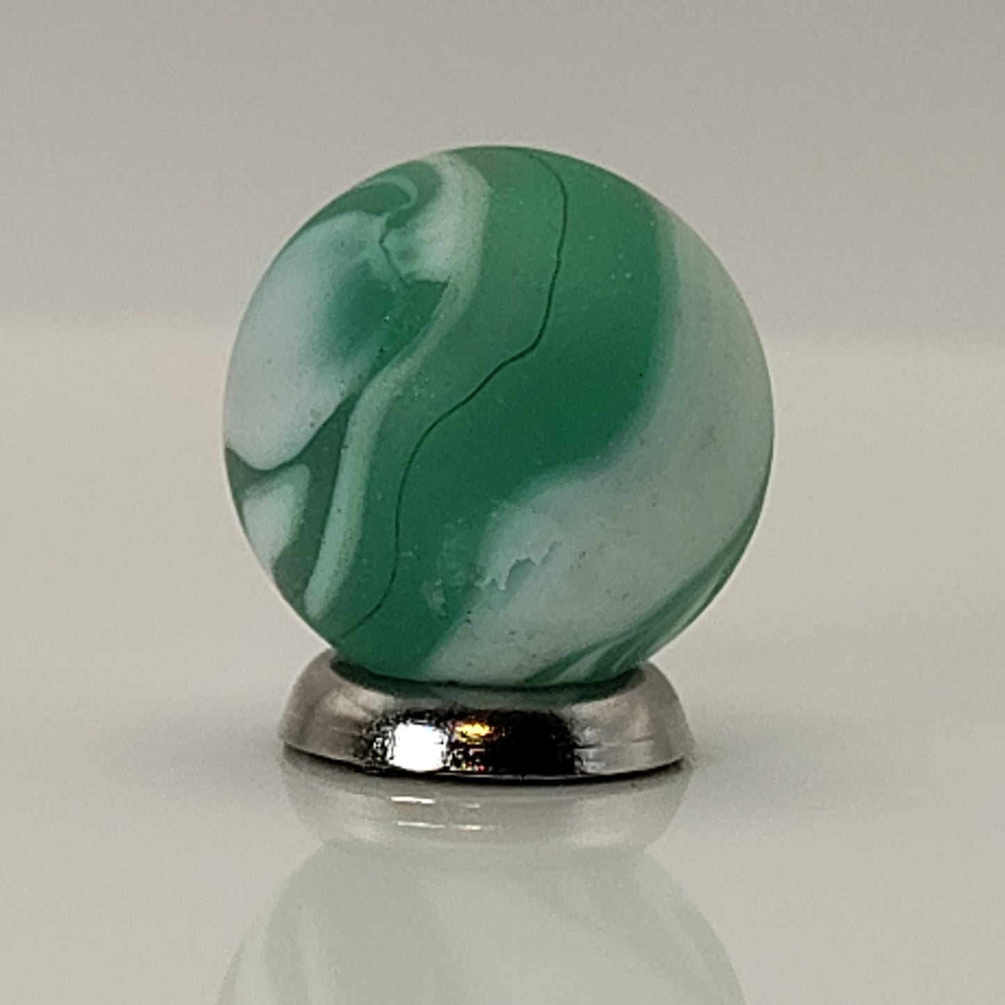 5/8" Vacor Iceberg Marble (frosted) NM+