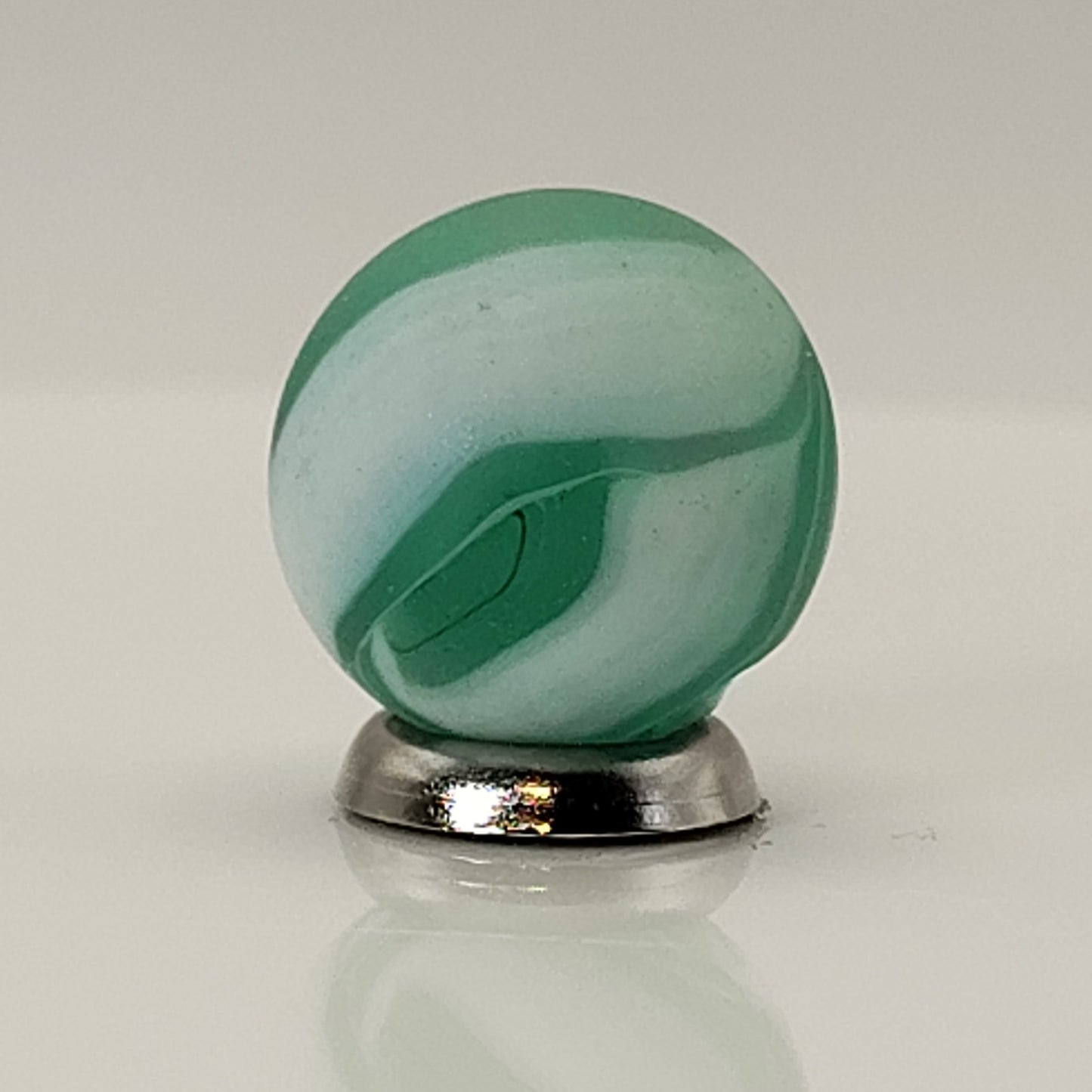 5/8" Vacor Iceberg Marble (frosted) NM+