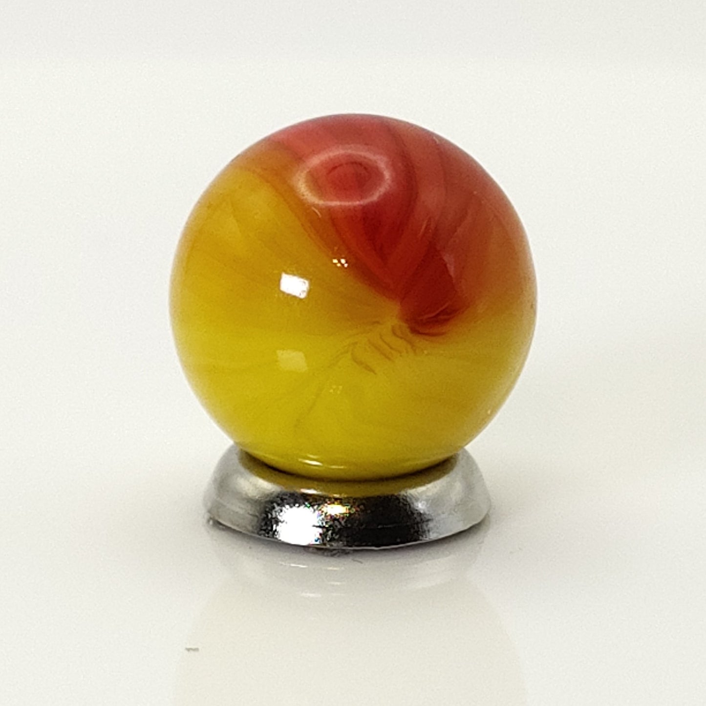 5/8" Master Marble Meteor (yellow/ red), UV glow orange/ pink WET MINT