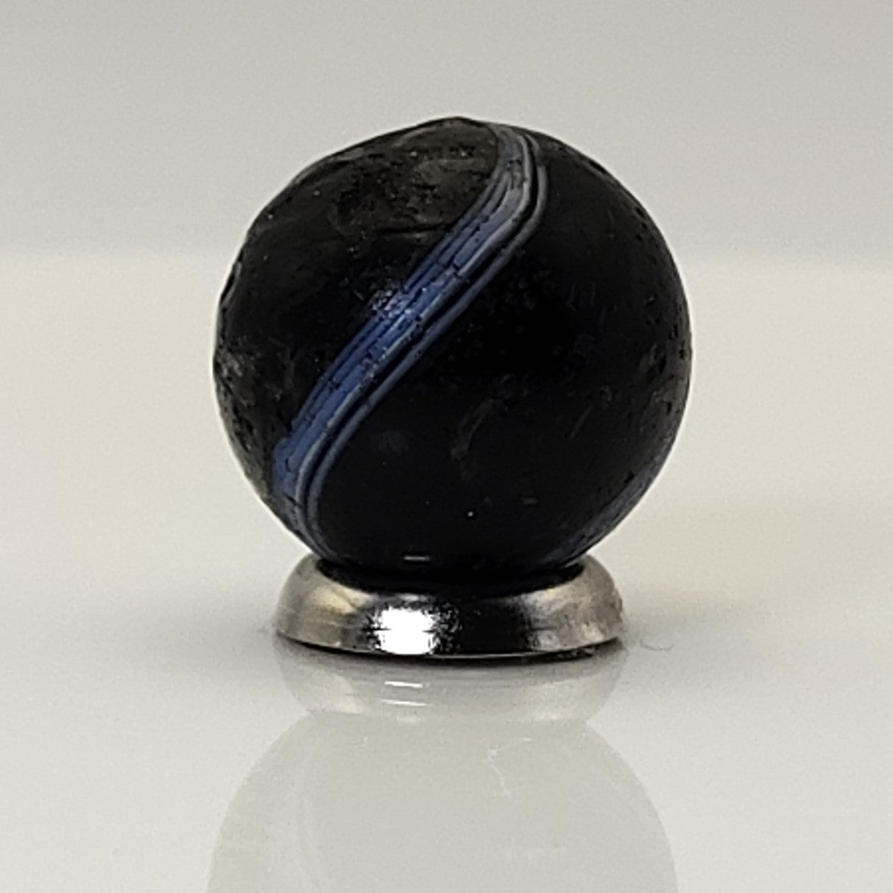 5/8" German Handmade MAG-LITE Black Base Banded Marble GOOD- condition