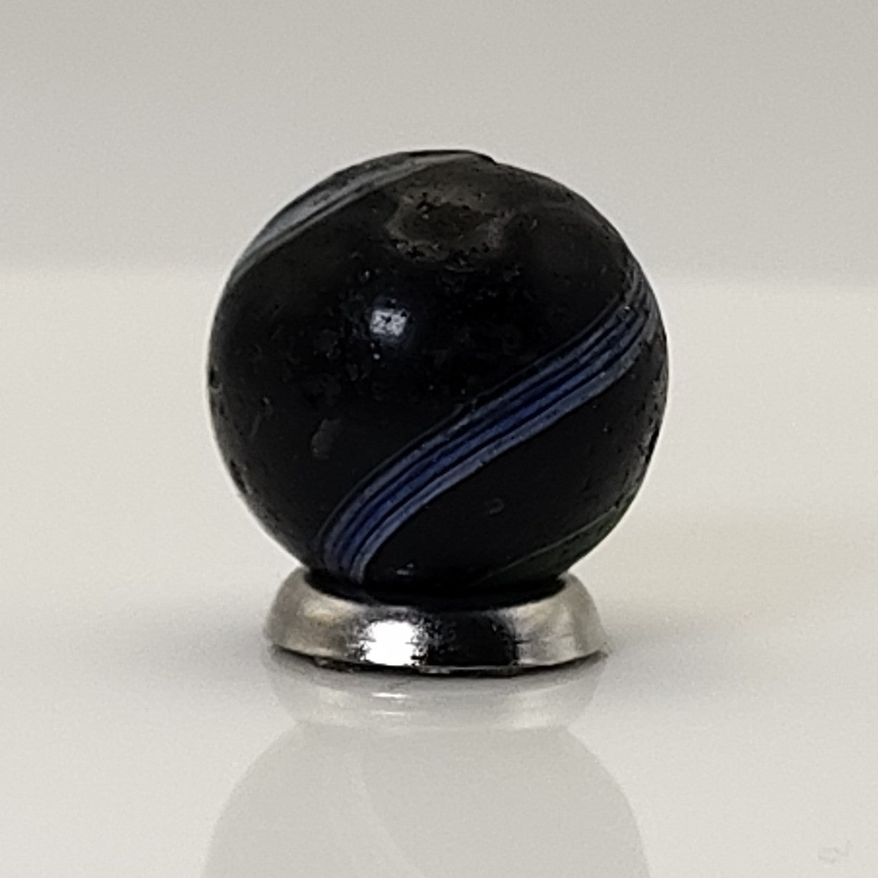 5/8" German Handmade MAG-LITE Black Base Banded Marble GOOD- condition