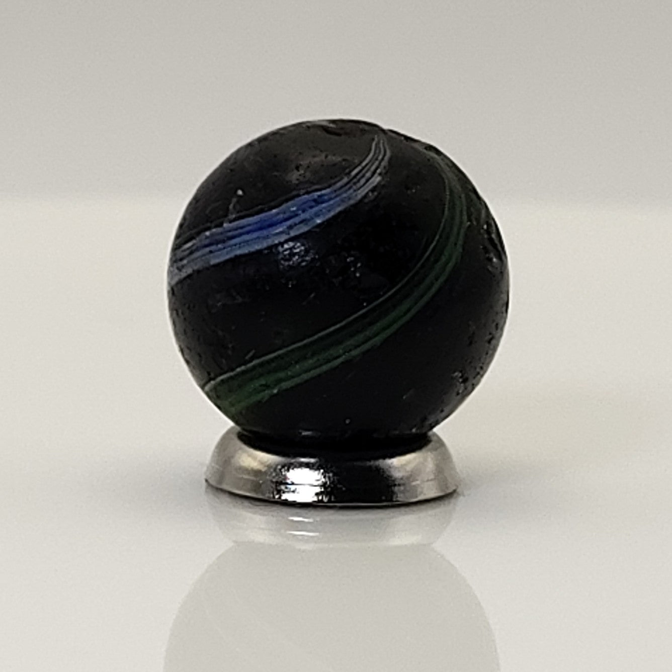 5/8" German Handmade MAG-LITE Black Base Banded Marble GOOD- condition