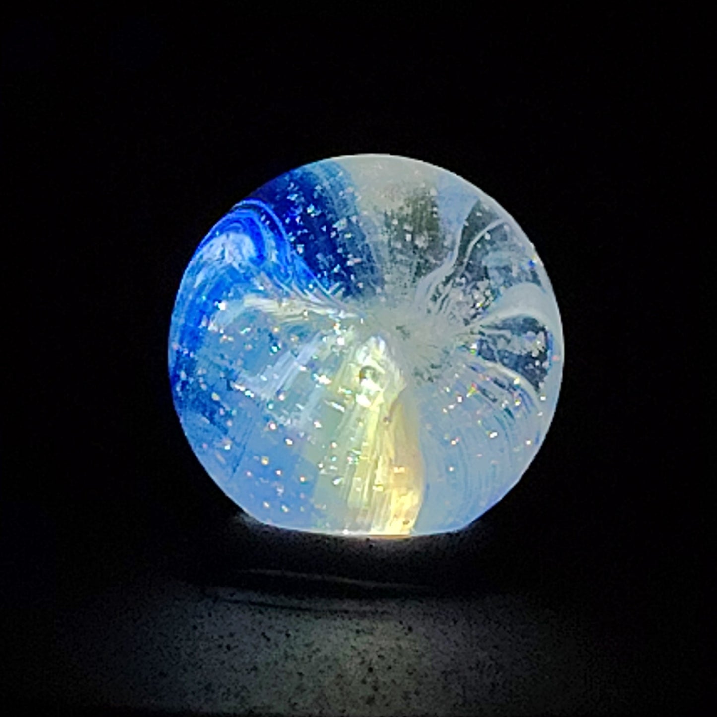 5/8" Akro Agate Sparkler Marble Blue NM+