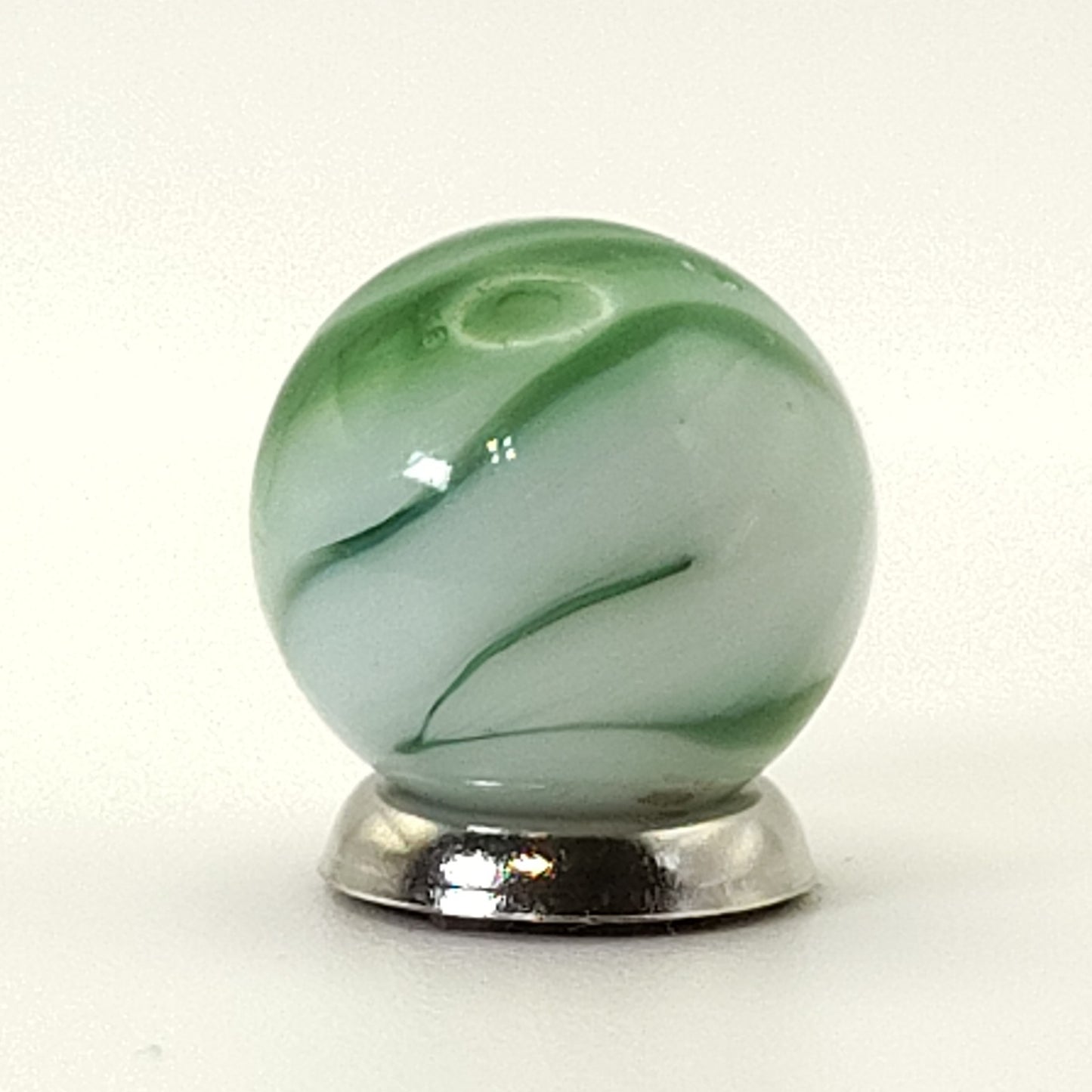 5/8" CAC Swirl Marble Dark Green & White NM+