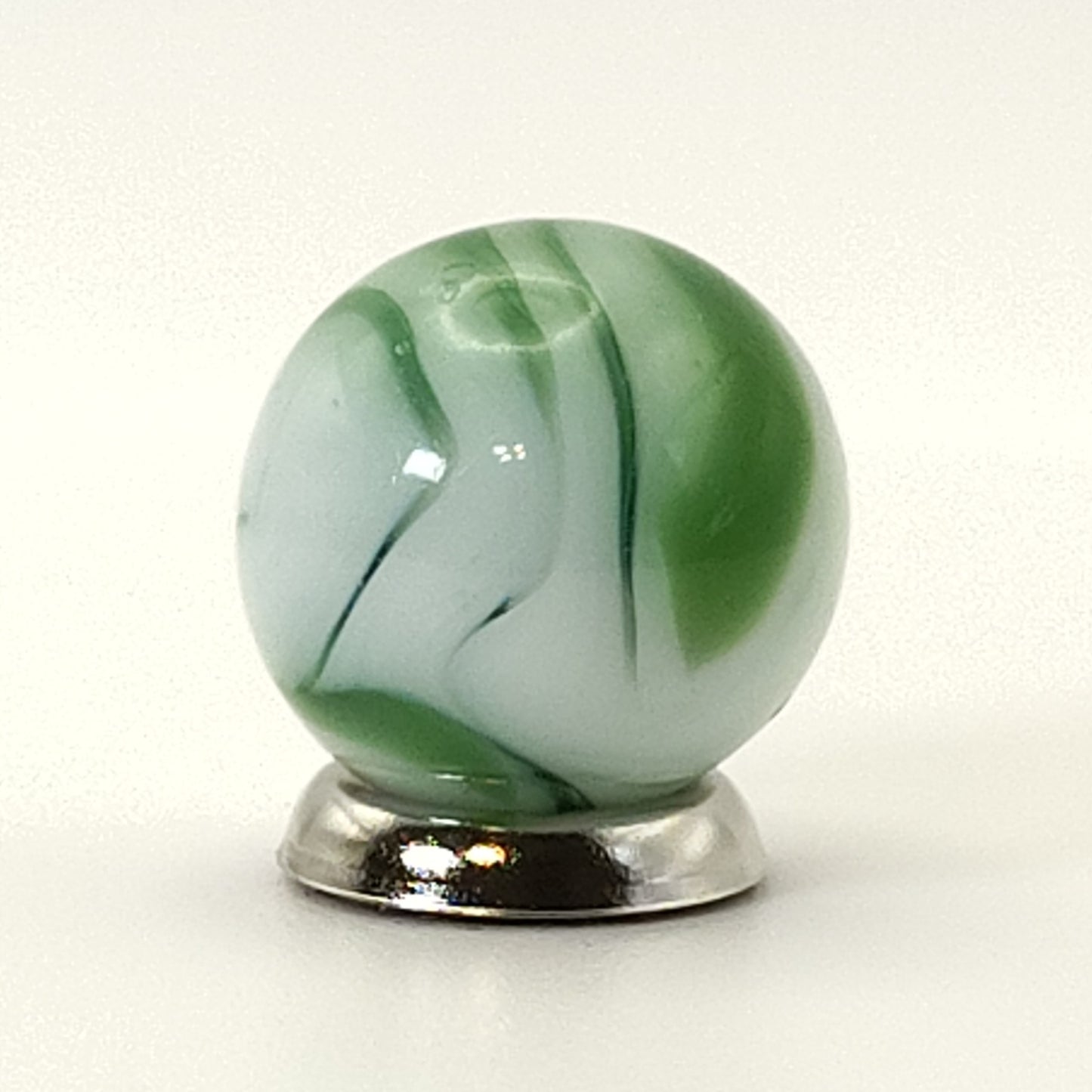 5/8" CAC Swirl Marble Dark Green & White NM+