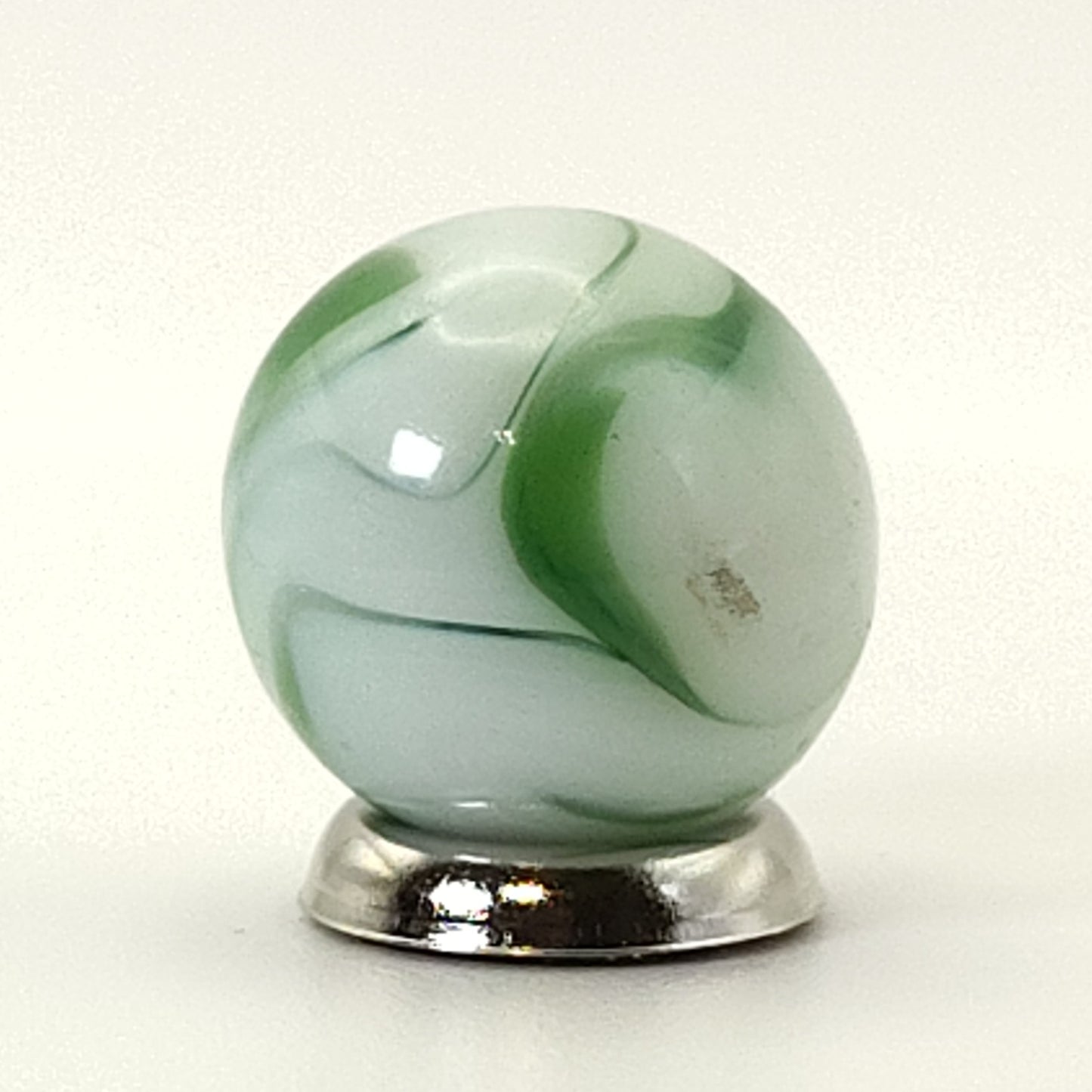 5/8" CAC Swirl Marble Dark Green & White NM+