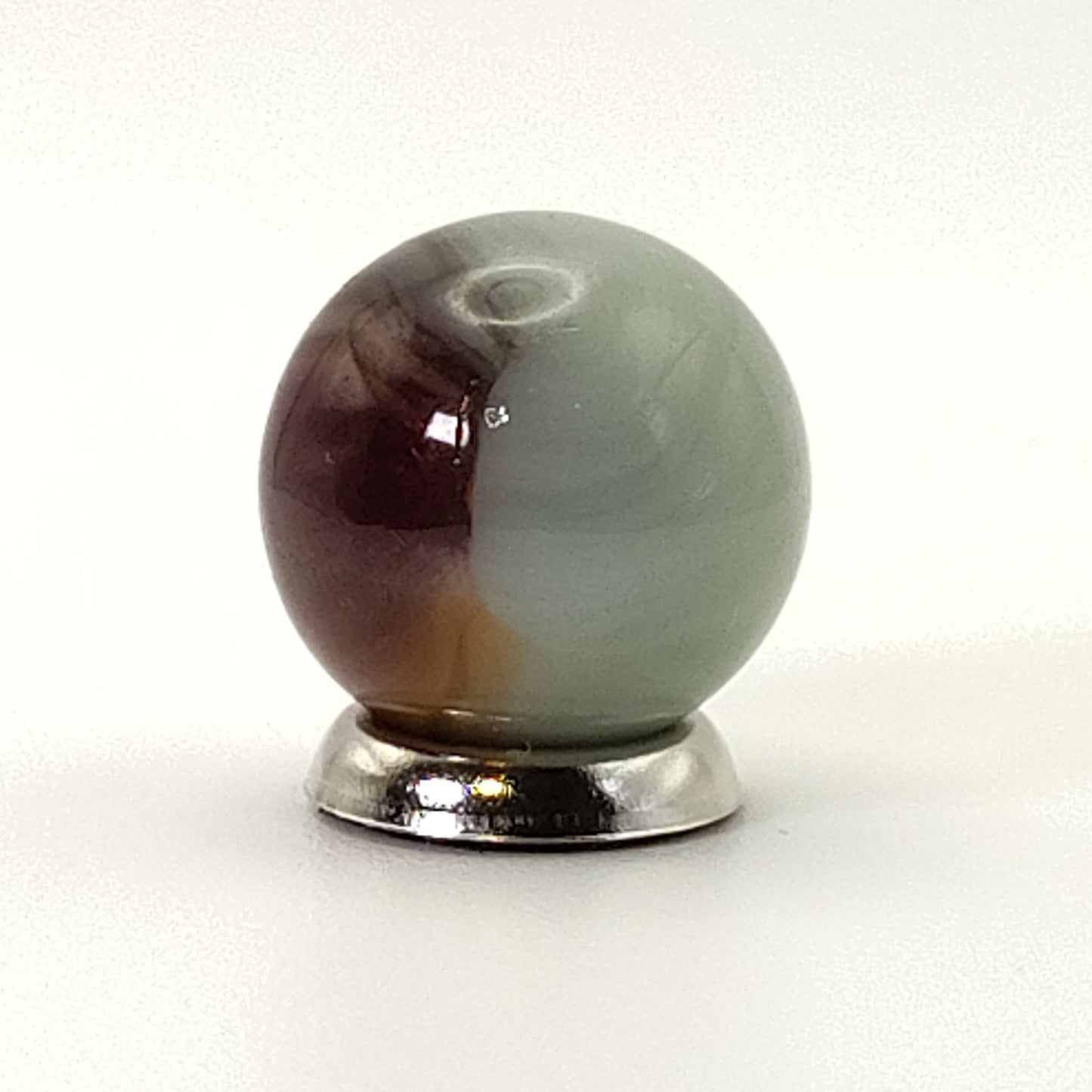 5/8" Akro Agate Patch Marble Oxblood & White NM+