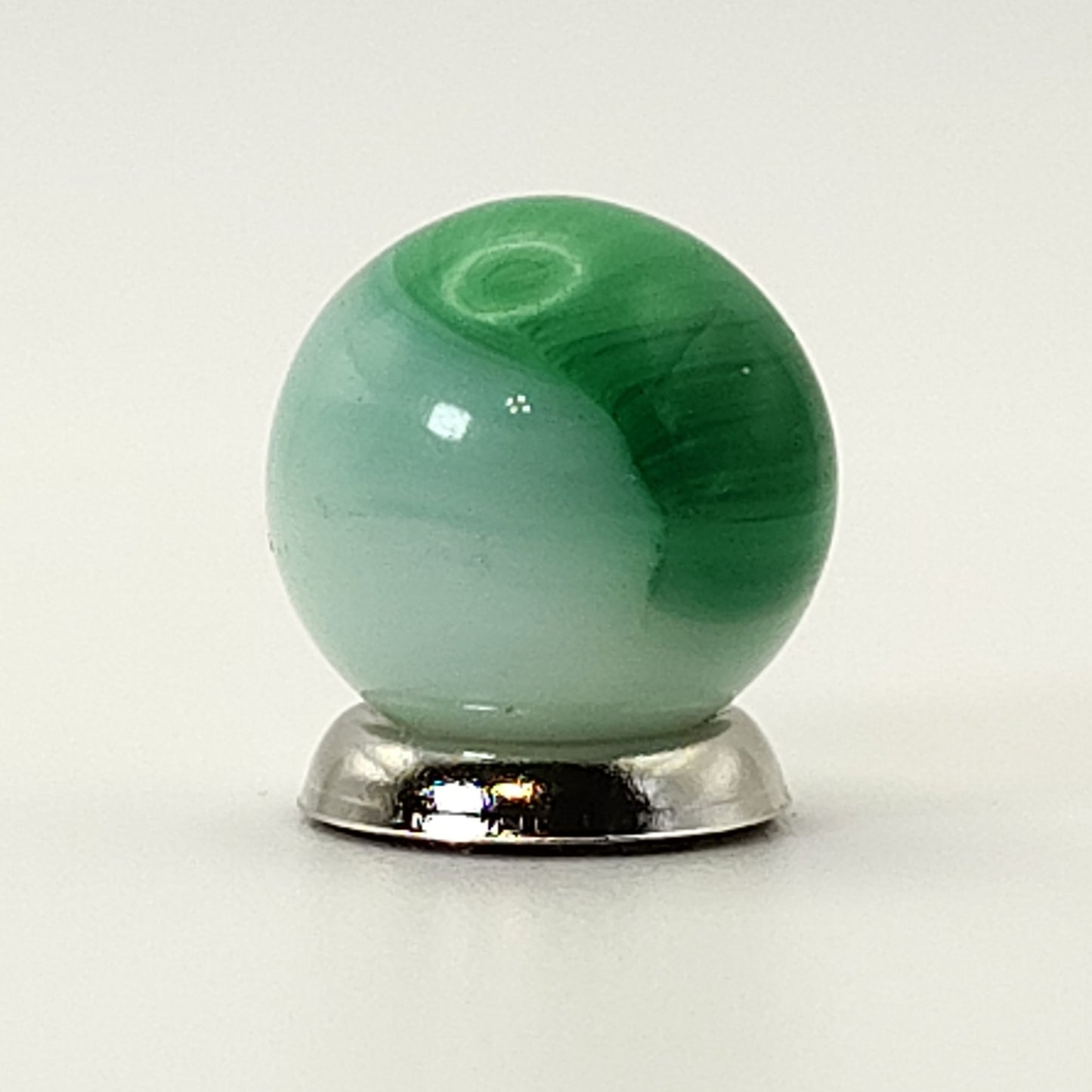 14.5mm Akro Agate Patch Marble Green & White NM