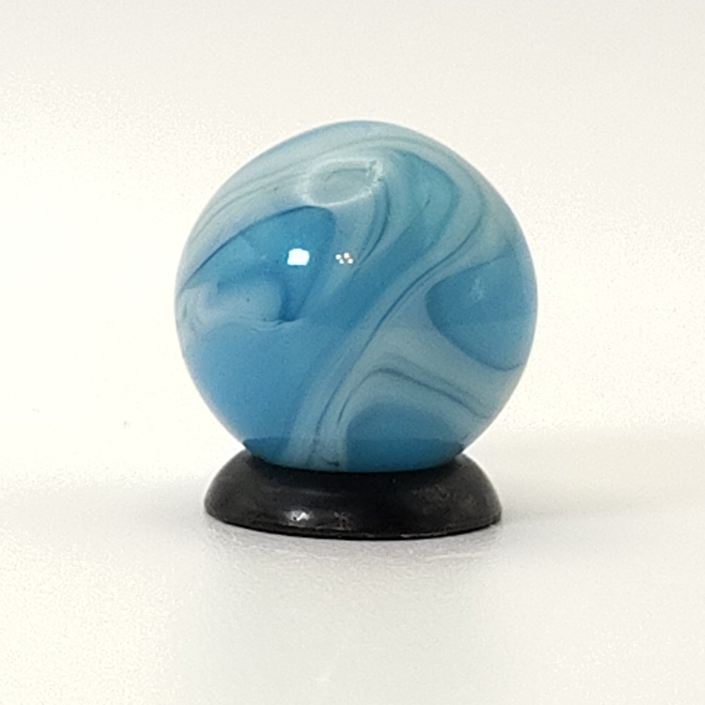 5/8" Swirl Marble Blue & White NM