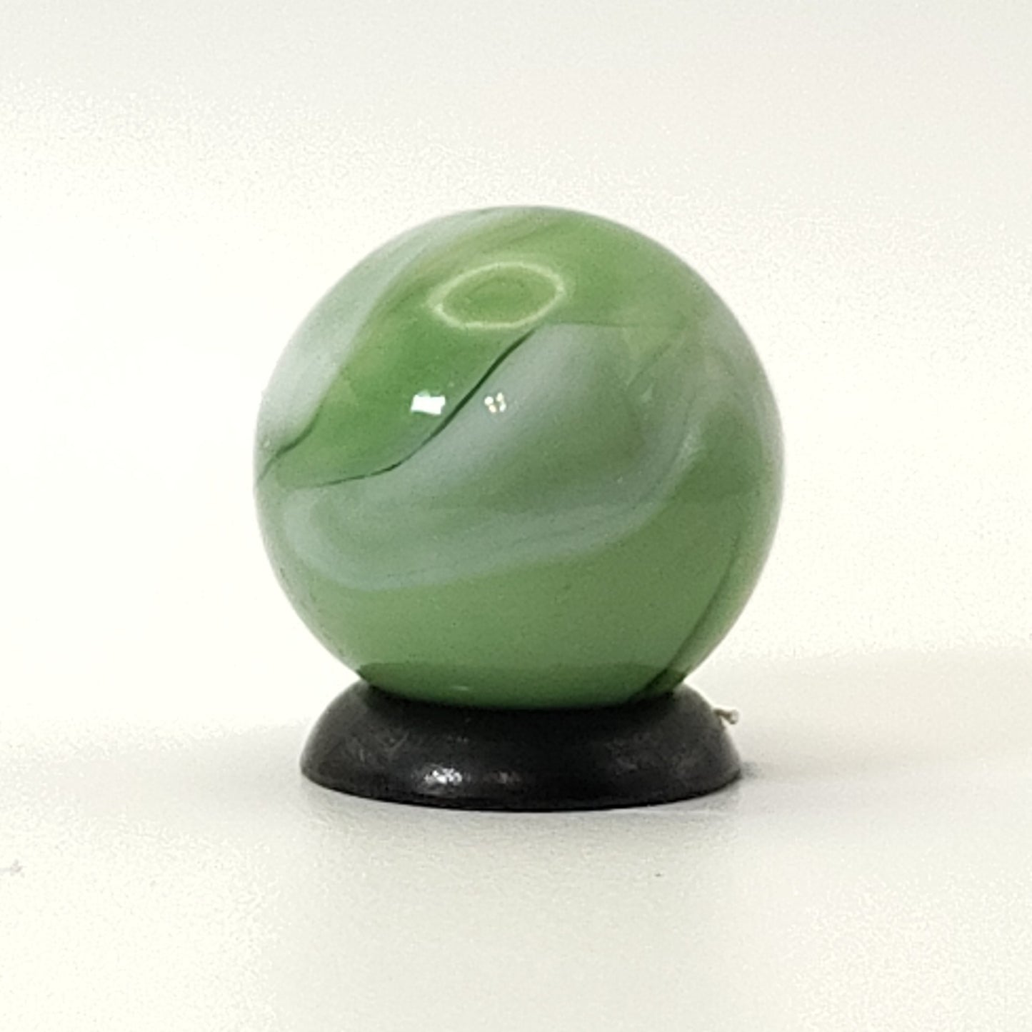 5/8" Green & White Opaque Swirl Marble NM+