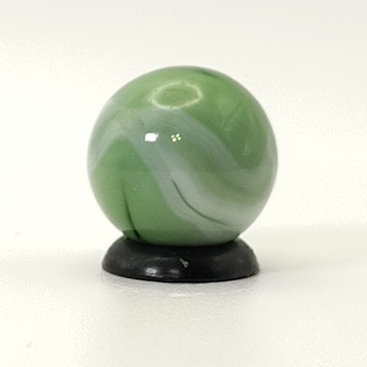 5/8" Green & White Opaque Swirl Marble NM+
