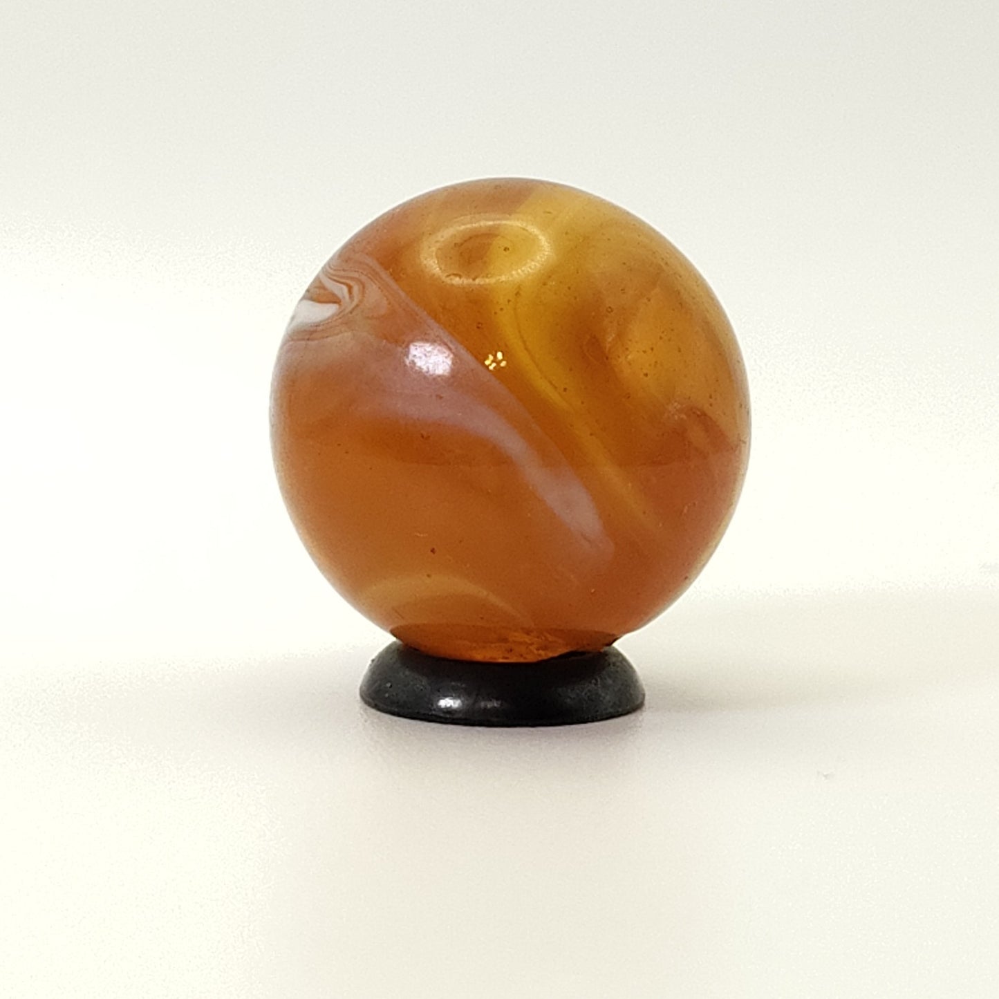 7/8" Amber Slag marble, feathered NM+