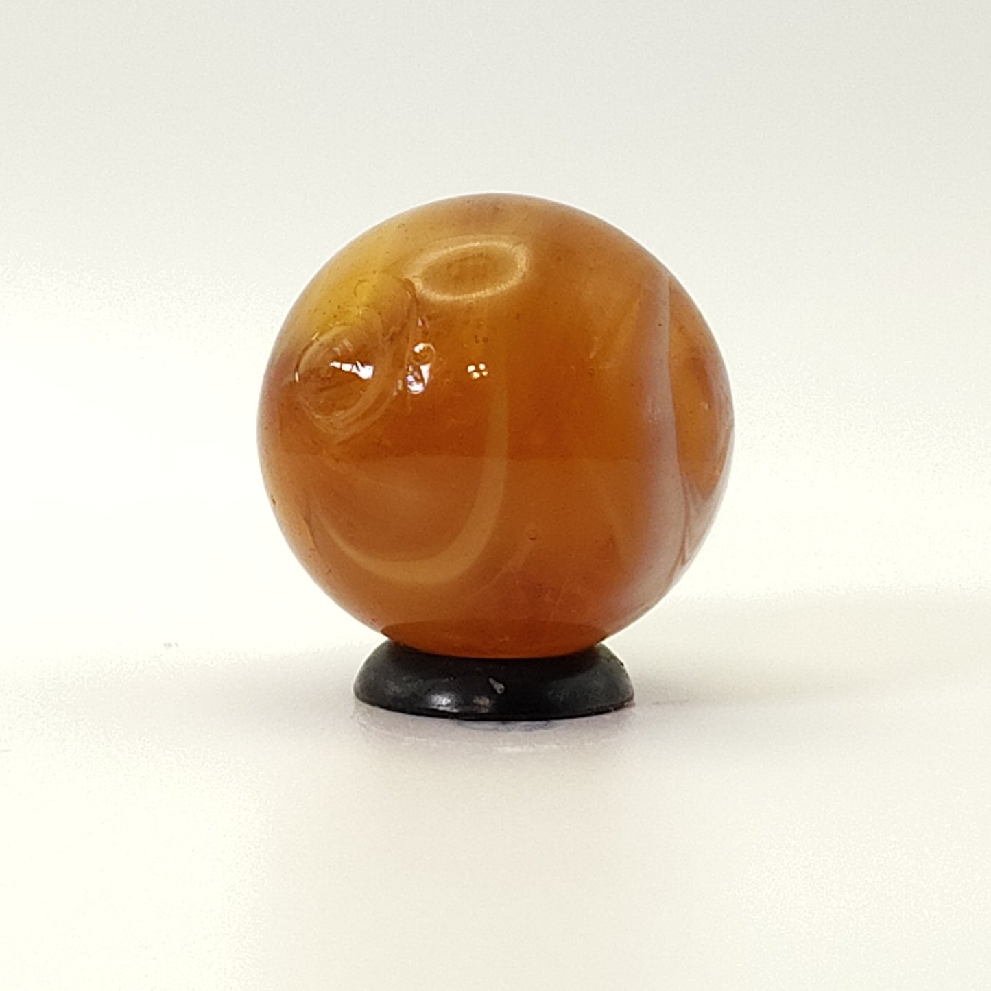 7/8" Amber Slag marble, feathered NM+