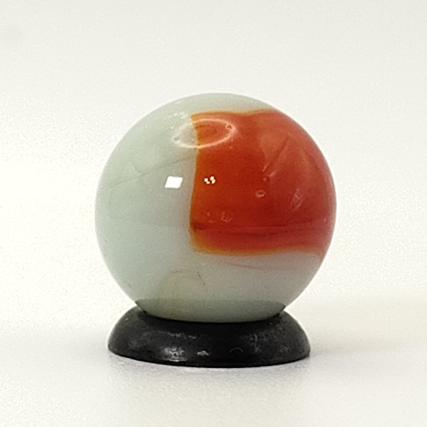 5/8" Akro Agate Patch Marble Red & White NM