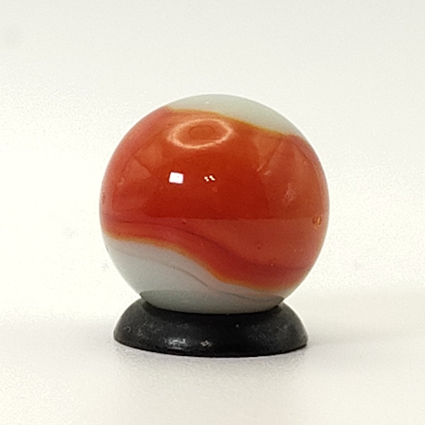 5/8" Akro Agate Patch Marble Red & White NM