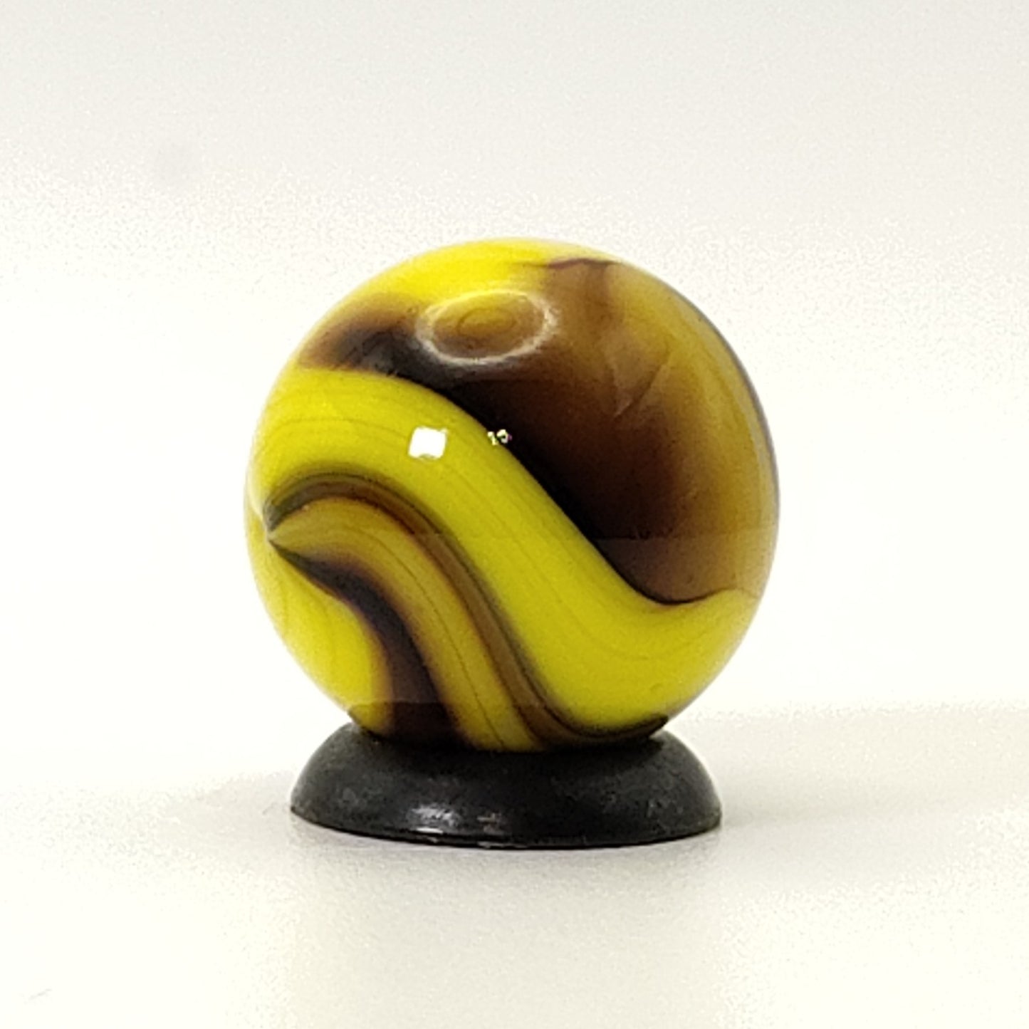5/8" Bumblebee Marble Akro? Jabo? UV MINT