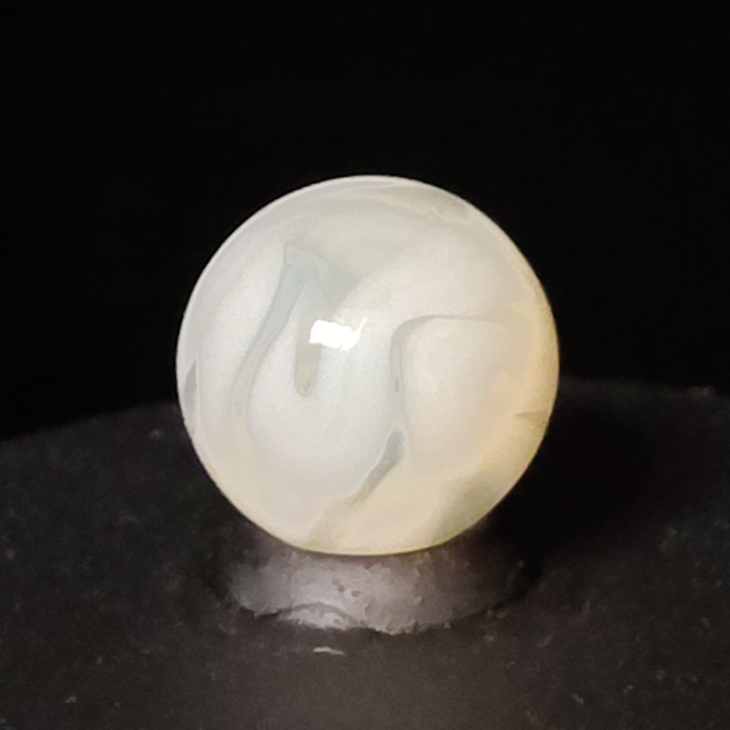 5/8" Transparent Clear Base Marble with White Ribbons Manganese glow MINT