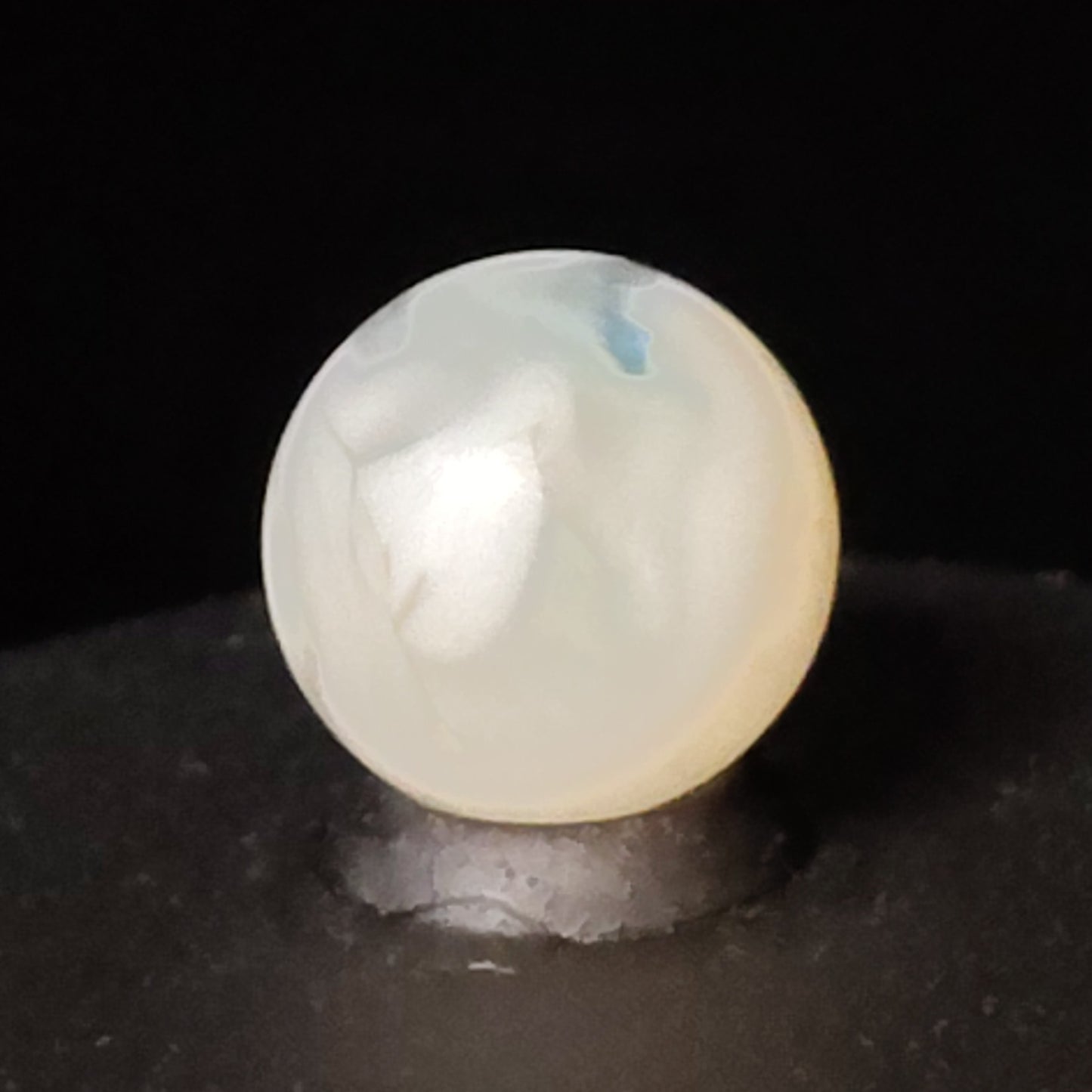 5/8" Transparent Clear Base Marble with White Ribbons Manganese glow MINT