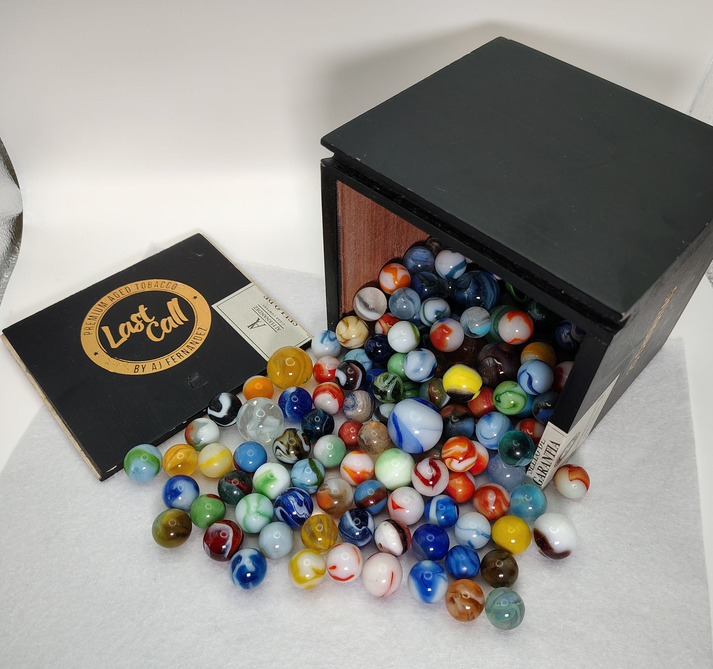 2+lbs of mixed vintage marbles in cigar box NM