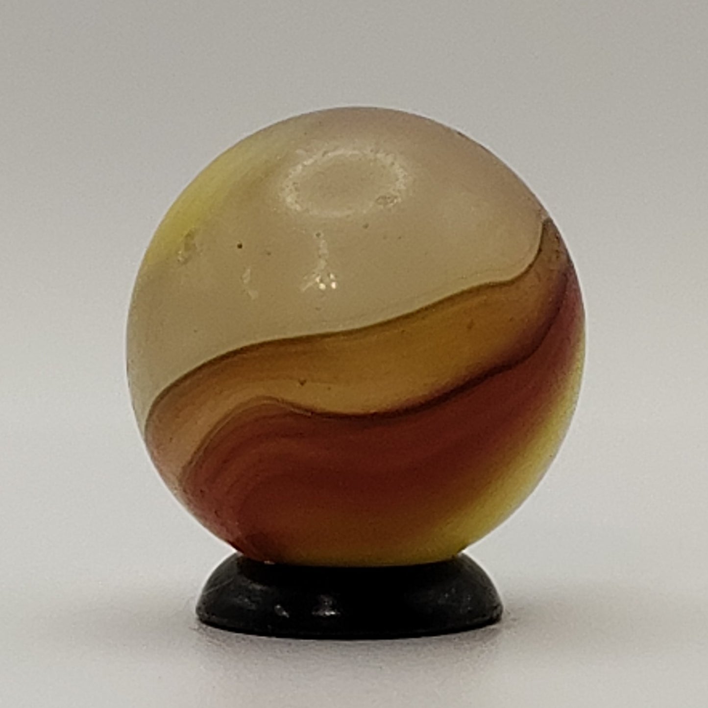 ~3/4" Akro Agate Egg Yolk Oxblood Shooter Marble NM+