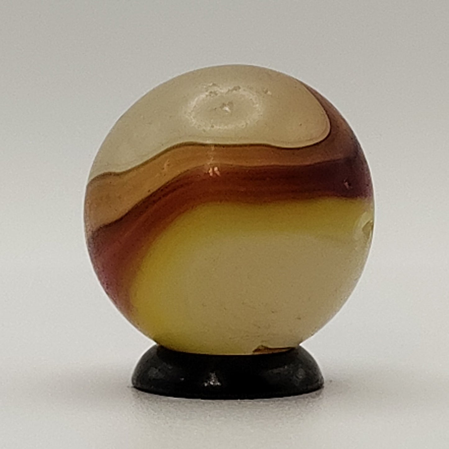 ~3/4" Akro Agate Egg Yolk Oxblood Shooter Marble NM+