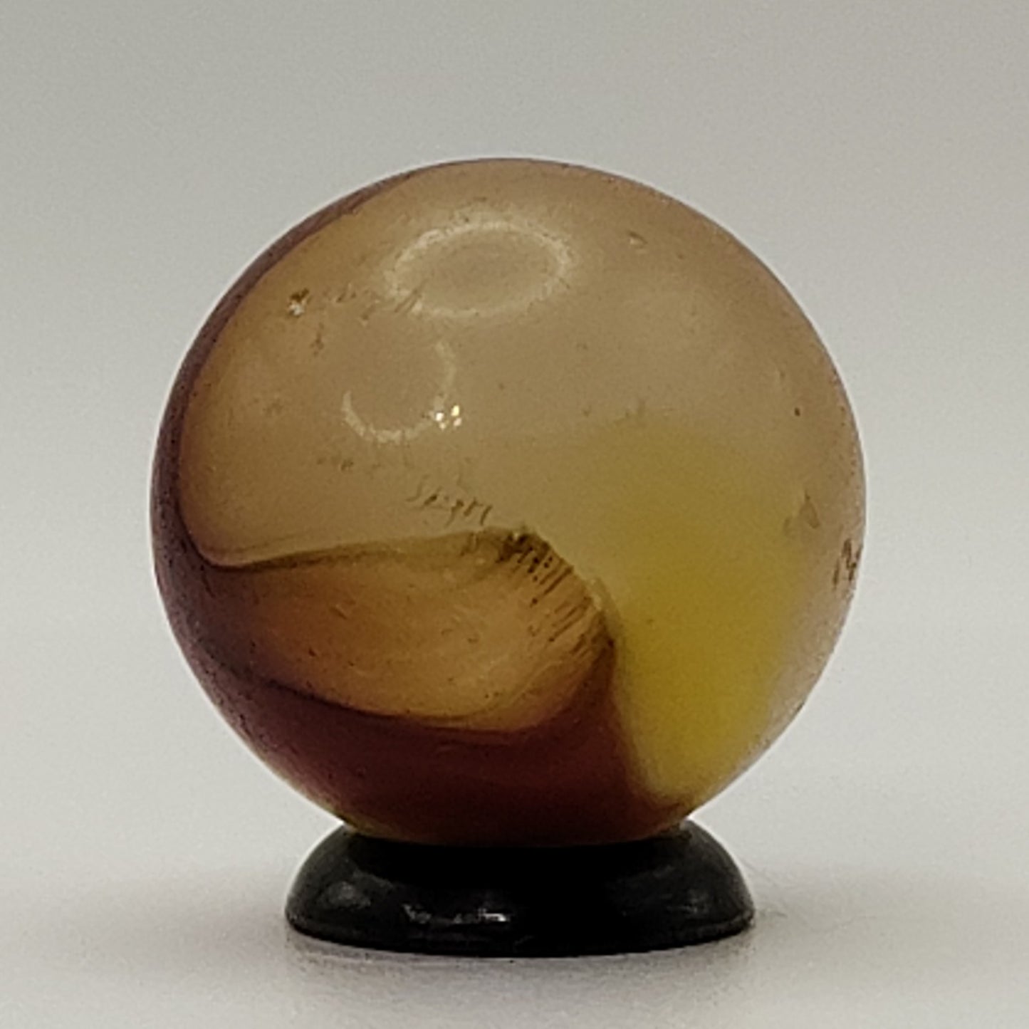 ~3/4" Akro Agate Egg Yolk Oxblood Shooter Marble NM+
