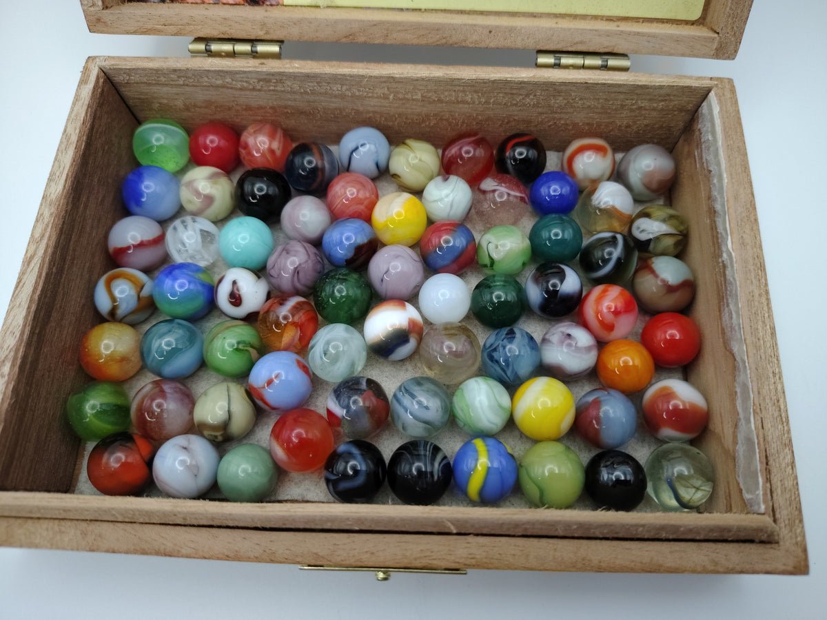 Variety of Marbles in cigar box- Smaller Marbles 14.0-15.5mm NM+ to M