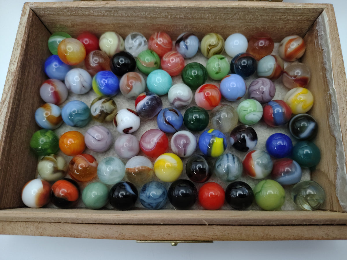 Variety of Marbles in cigar box- Smaller Marbles 14.0-15.5mm NM+ to M