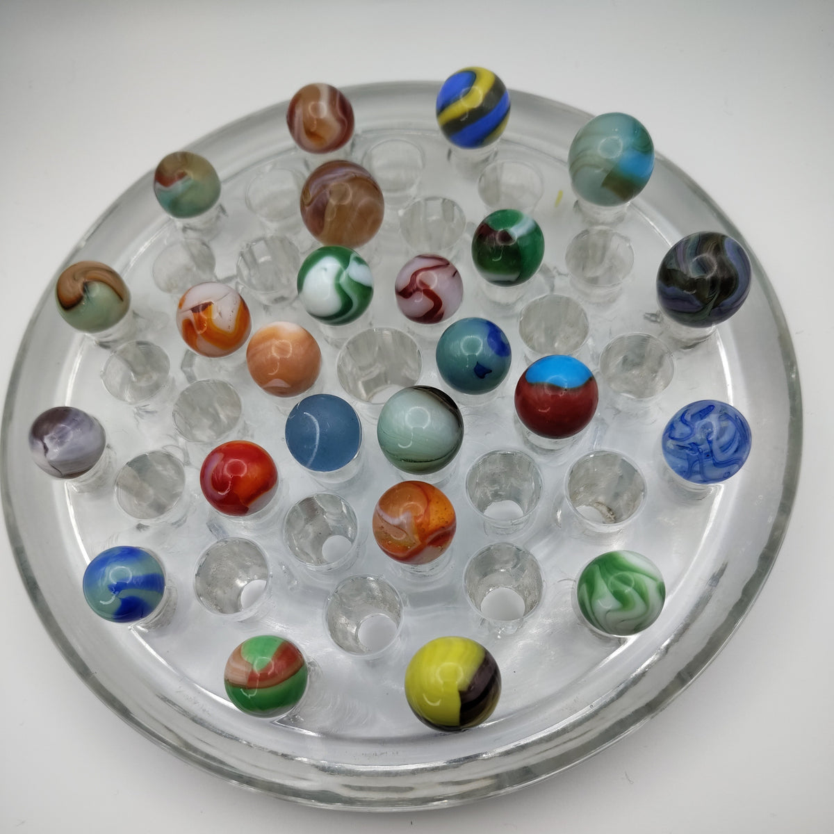 Foam padded cigar box with 24 great marbles! NM-M (see photos) Names in desc.