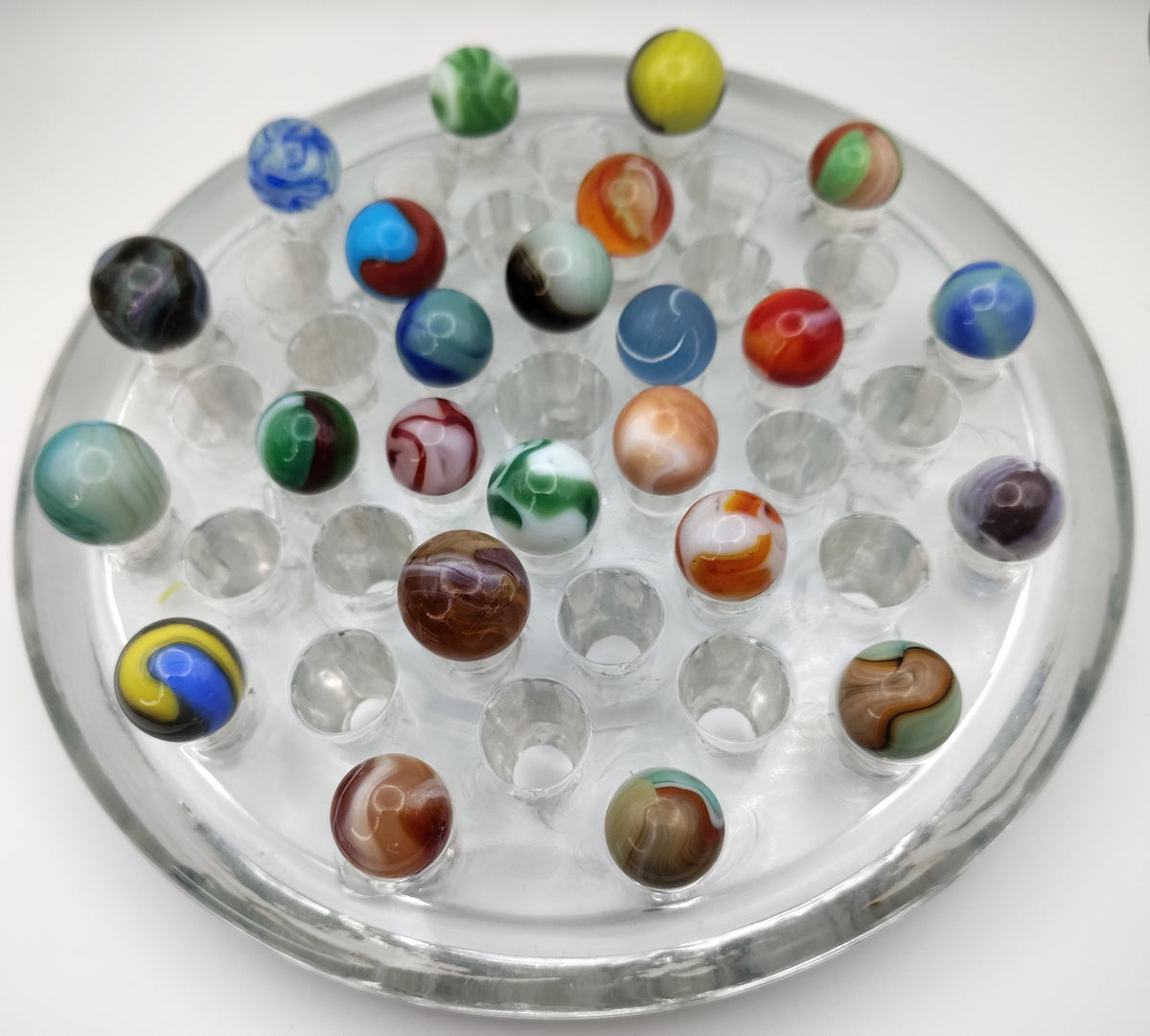 Foam padded cigar box with 24 great marbles! NM-M (see photos) Names in desc.