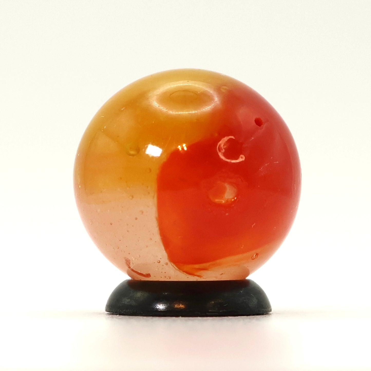 11/16" Peltier Rainbo Marble Seedy Base red & Yellow NM-