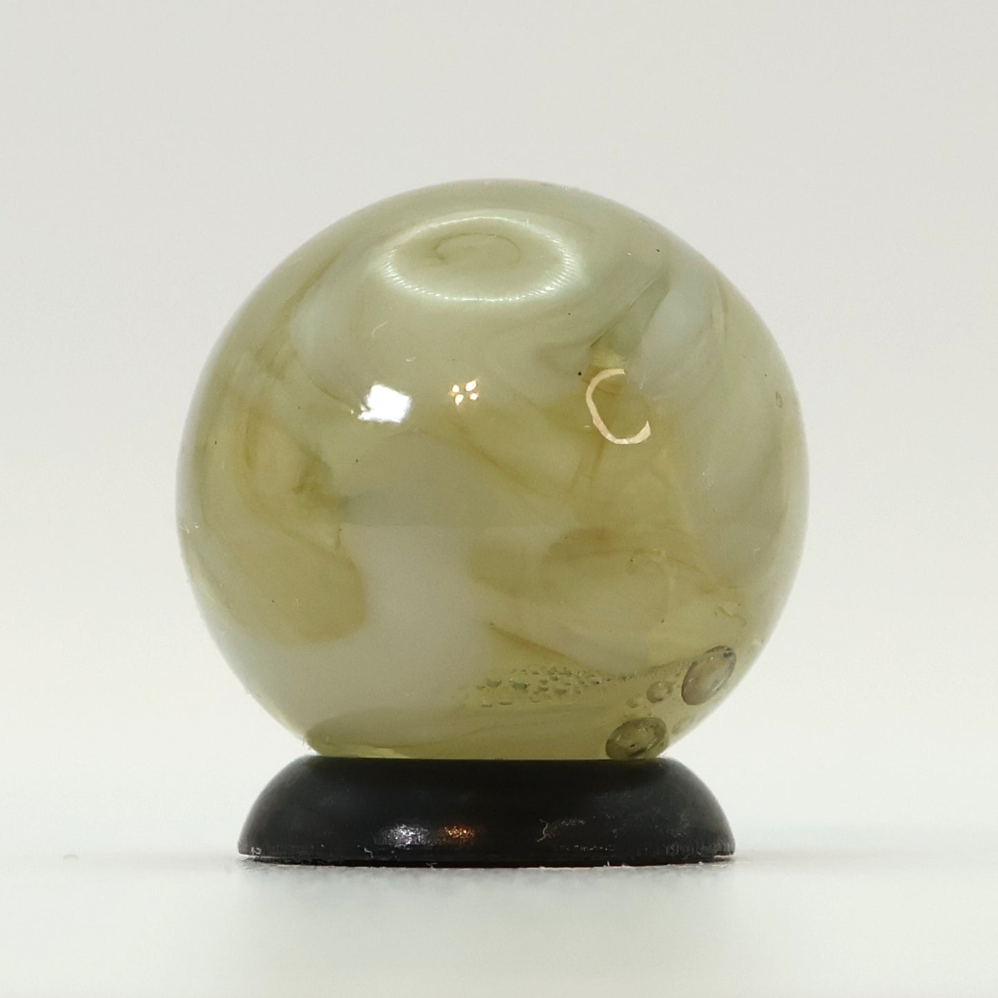 5/8" Swirl Marble Clear Base with White Ribbons big bubbles! NM+