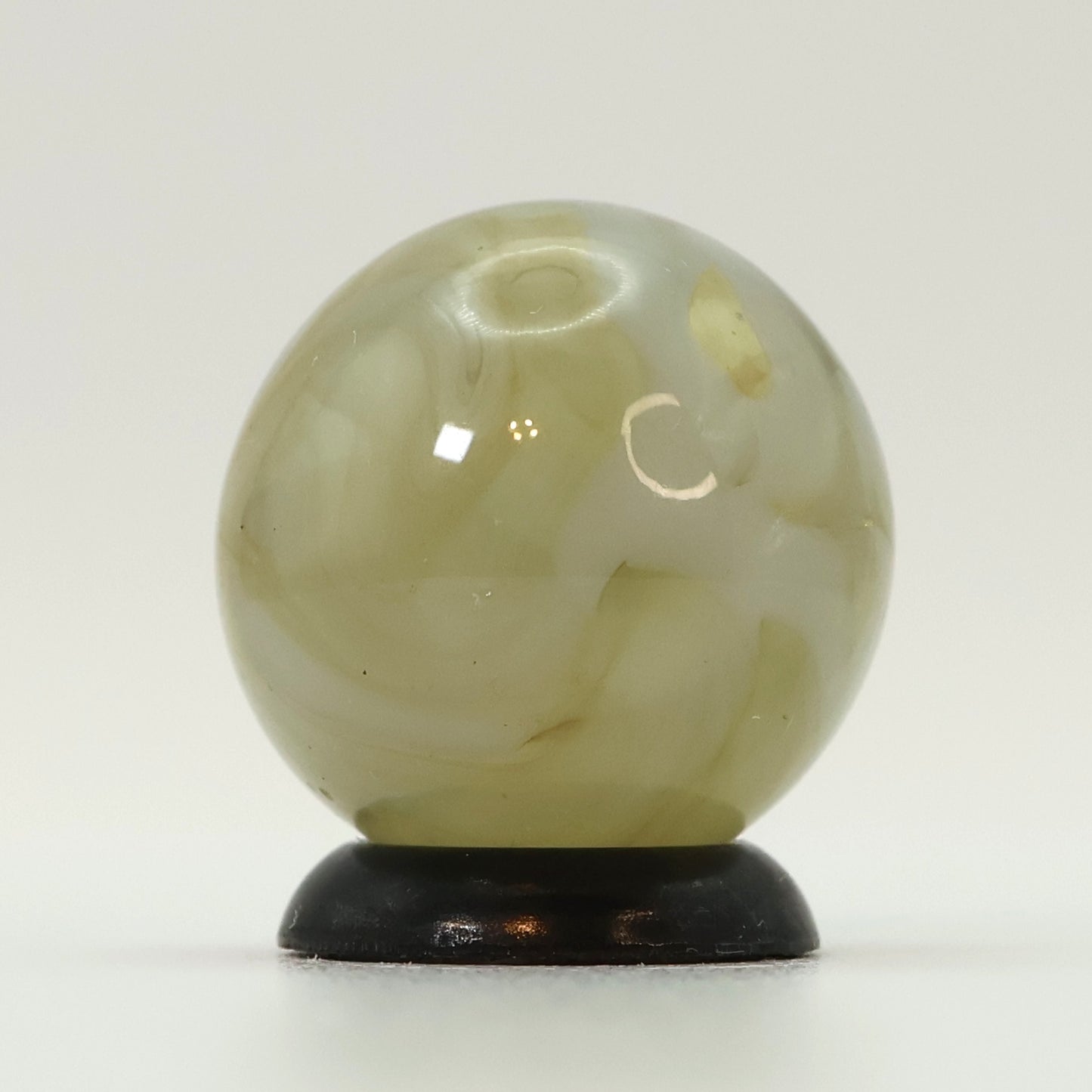 5/8" Swirl Marble Clear Base with White Ribbons big bubbles! NM+