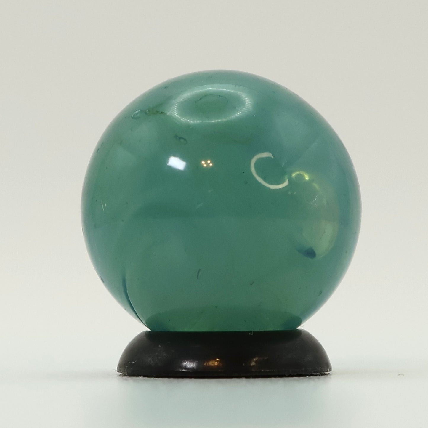 11/16" Wire Pull or Veiligglass Marble BIG Bubble! blue & White M-