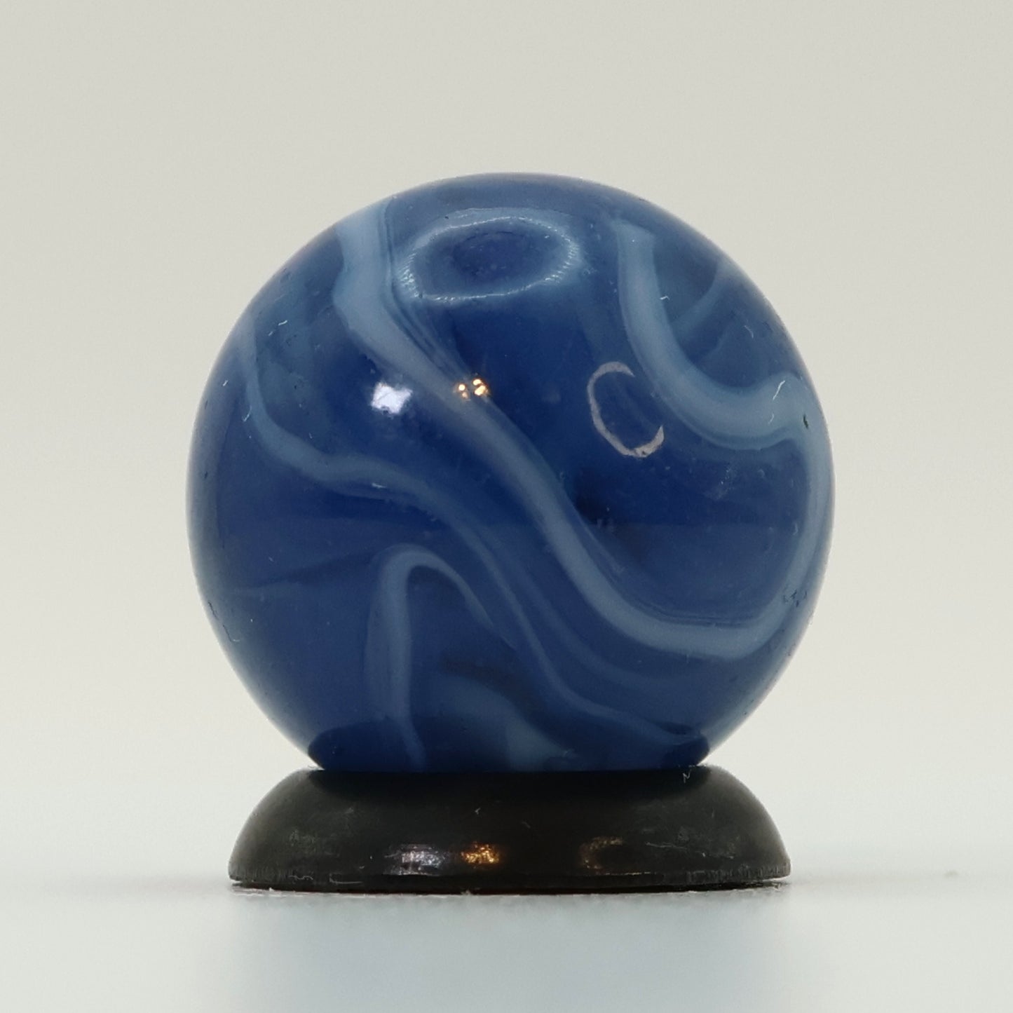 5/8" Swirl Marble Translucent blue base with white ribbons NM++