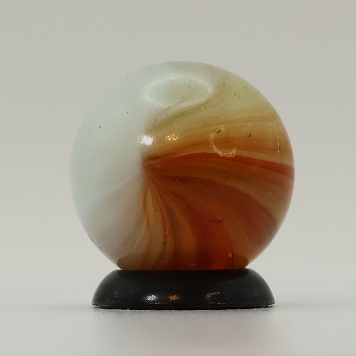 5/8" Vintage Master Marble Sunburst Red & White MINT