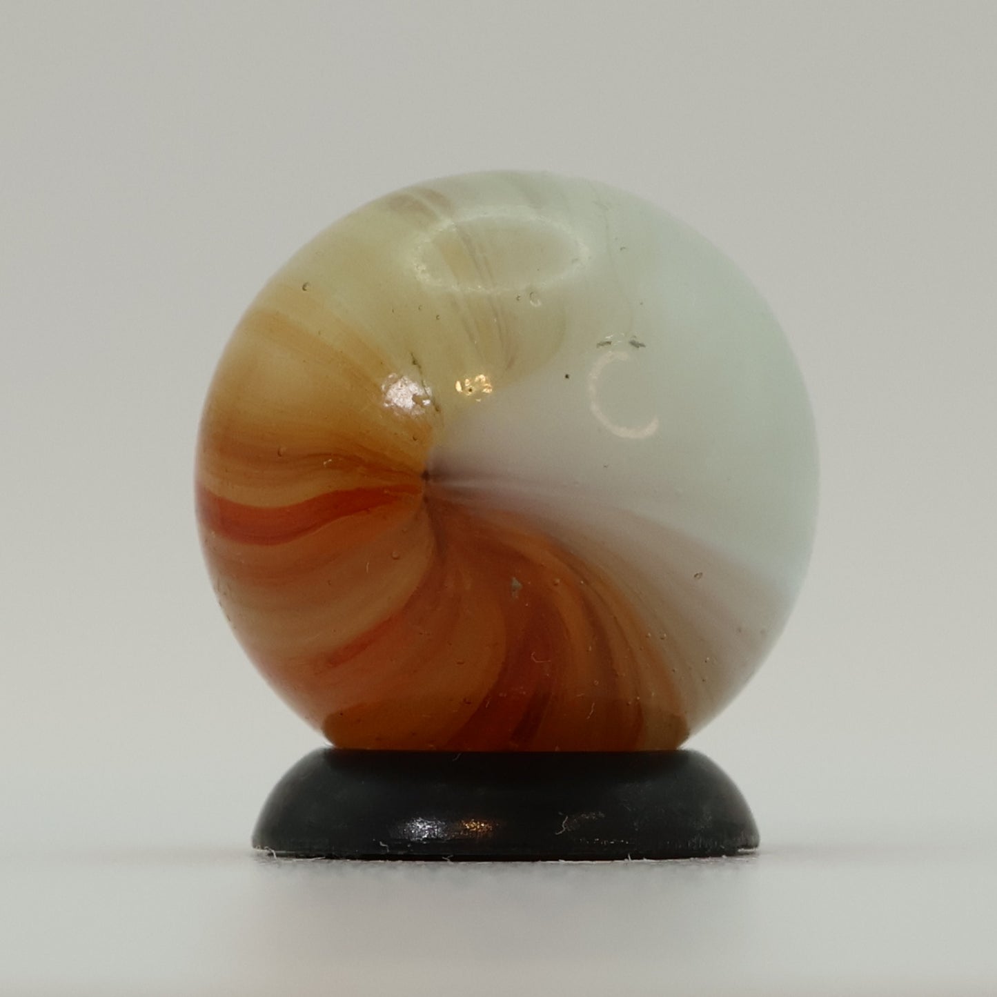 5/8" Vintage Master Marble Sunburst Red & White MINT