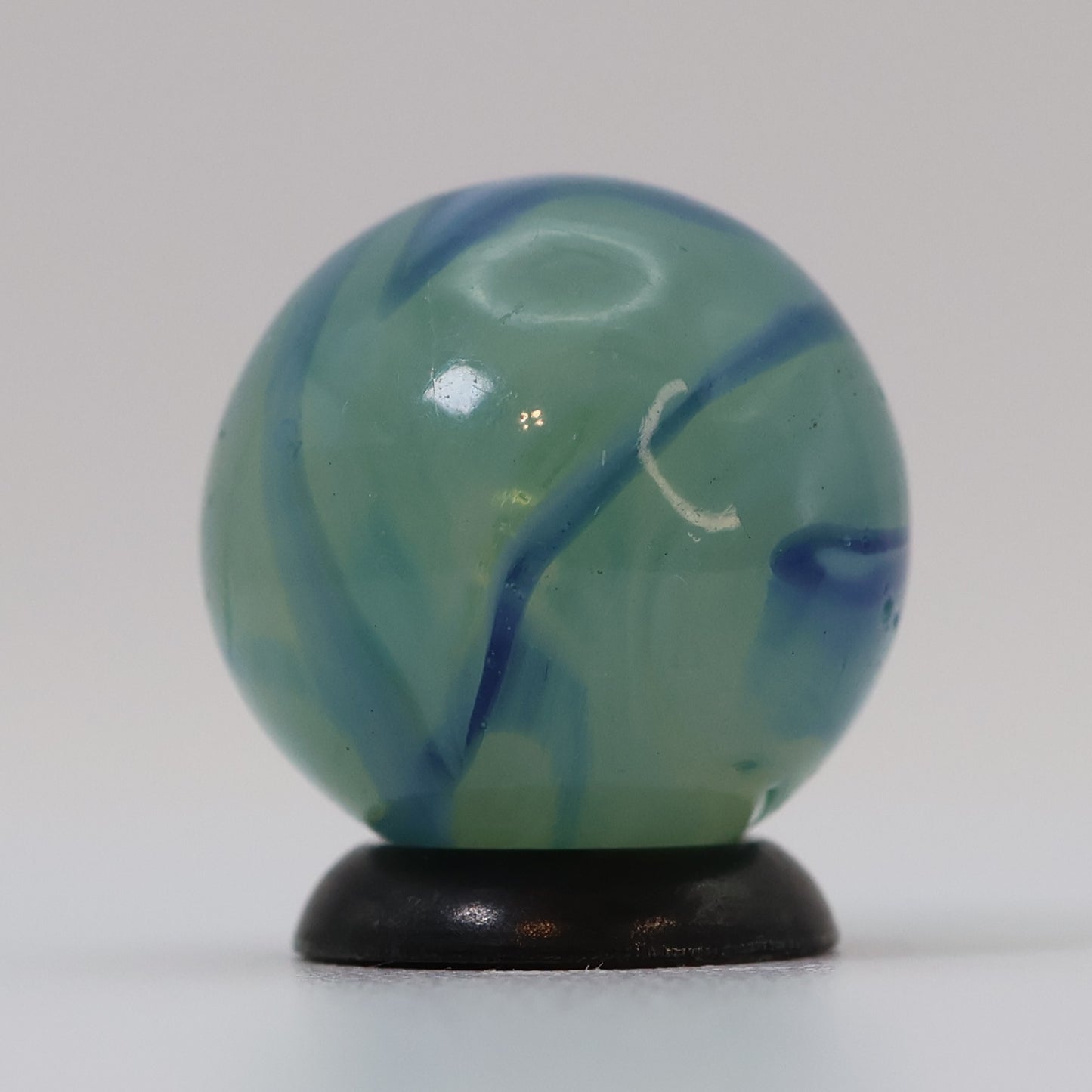11/16" Translucent Swirl Marble Blue on Blue NM