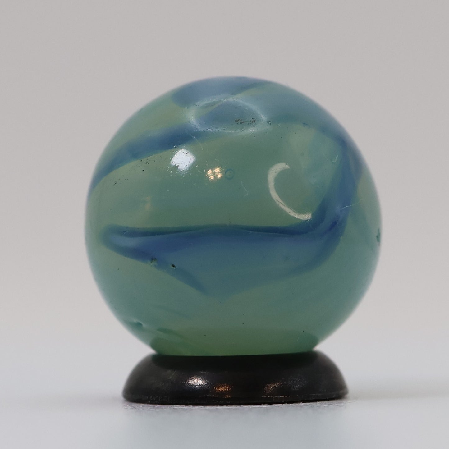 11/16" Translucent Swirl Marble Blue on Blue NM
