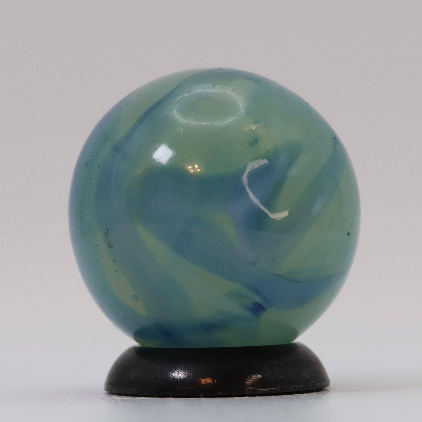 11/16" Translucent Swirl Marble Blue on Blue NM