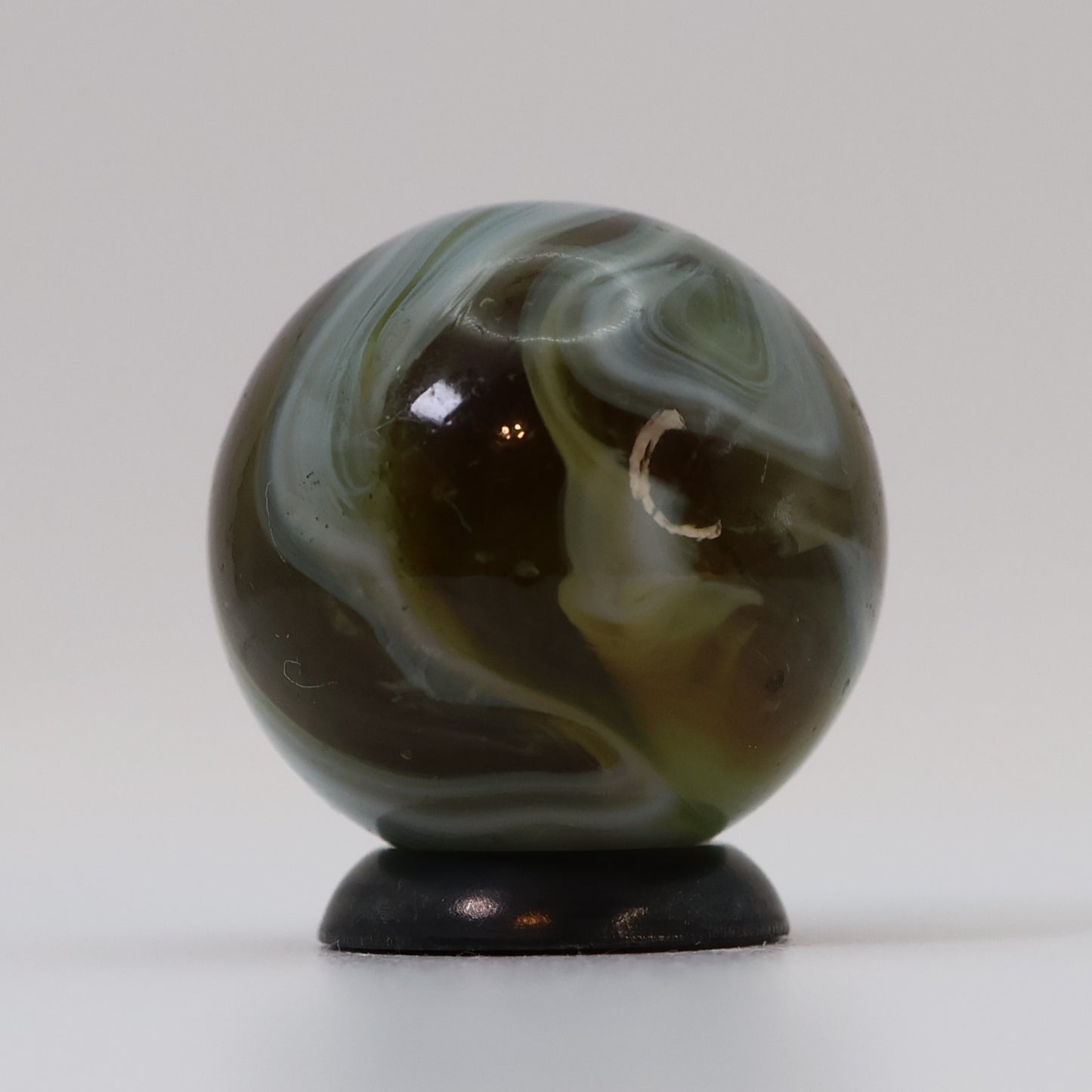 3/4" Translucent Amber Swirl Marble with White Ribbons NM