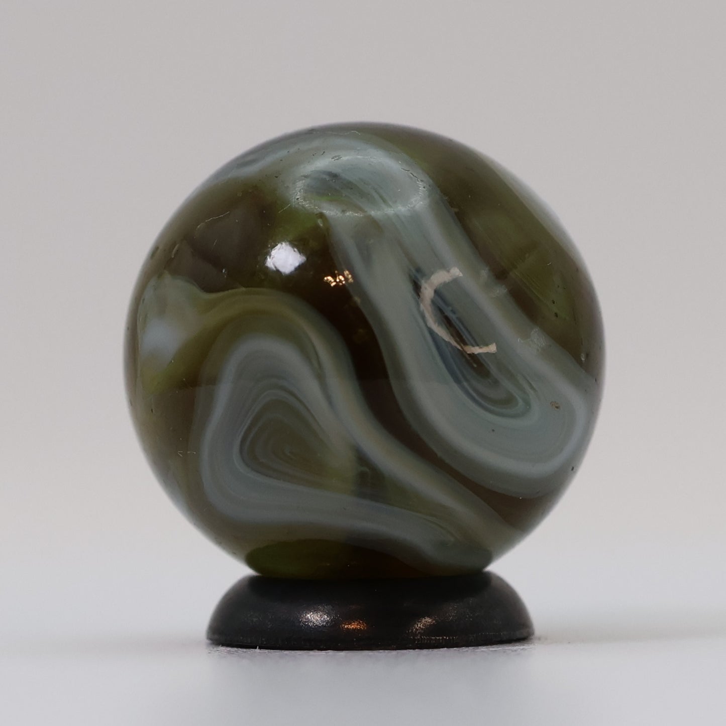 3/4" Translucent Amber Swirl Marble with White Ribbons NM