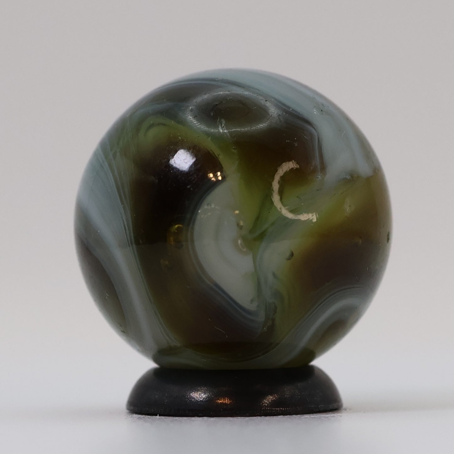 3/4" Translucent Amber Swirl Marble with White Ribbons NM