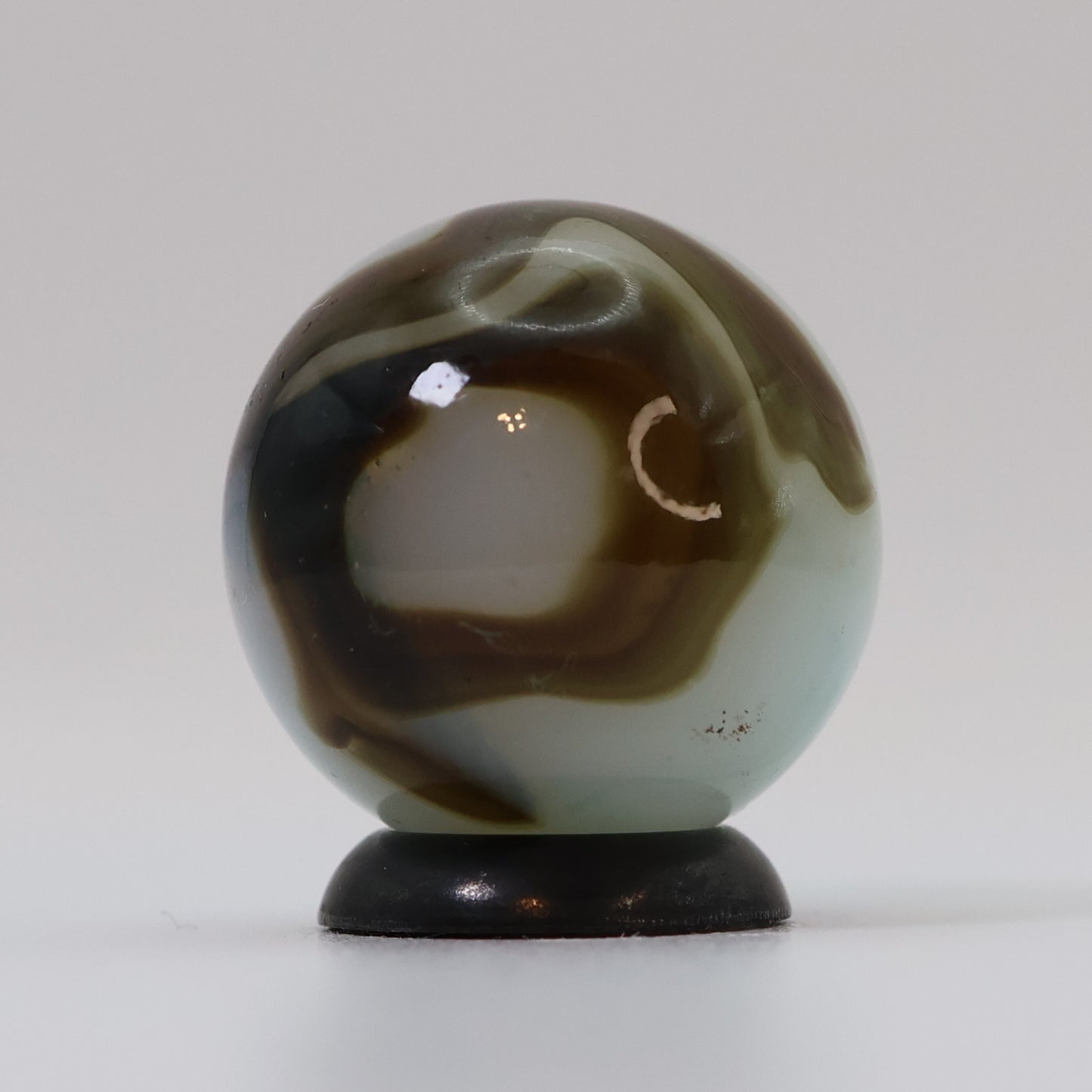 18mm Ravenswood? Swirl Marble White Base Brown Ribbons UV NM