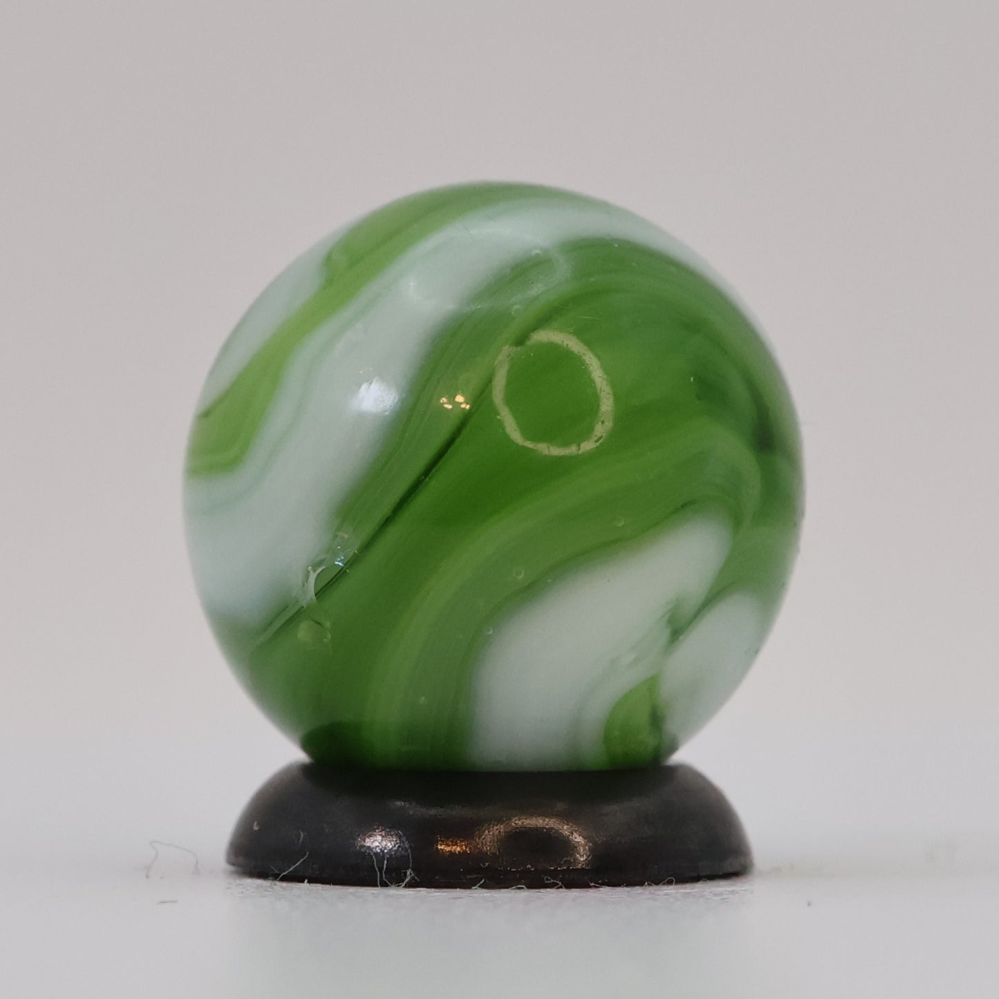 5/8" Gorgeous Swirl Marble Green & White NM